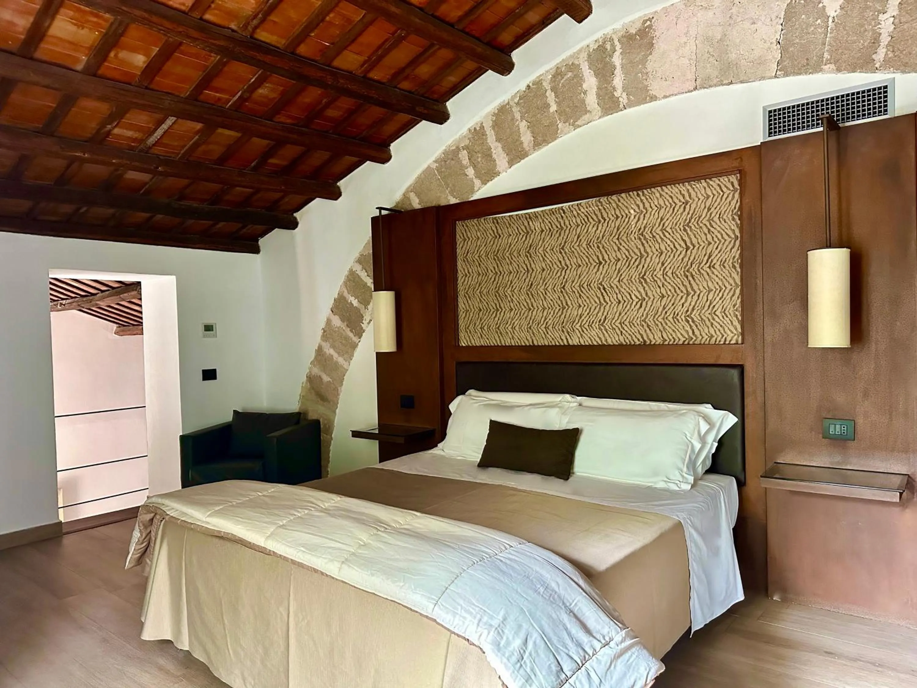 Bedroom, Bed in Baglio La Porta by Geocharme