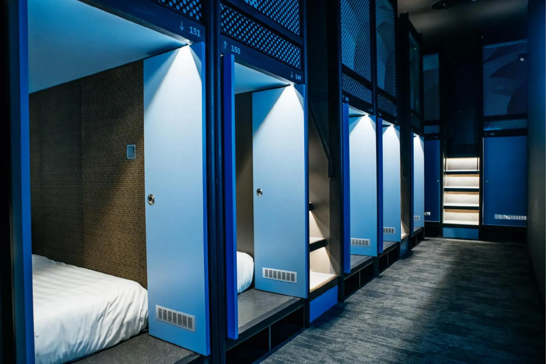 Bed in CapsuleTransit Airside KLIA T2 - Airport Hotel - International Departure near to Transit Hall, Gate Q