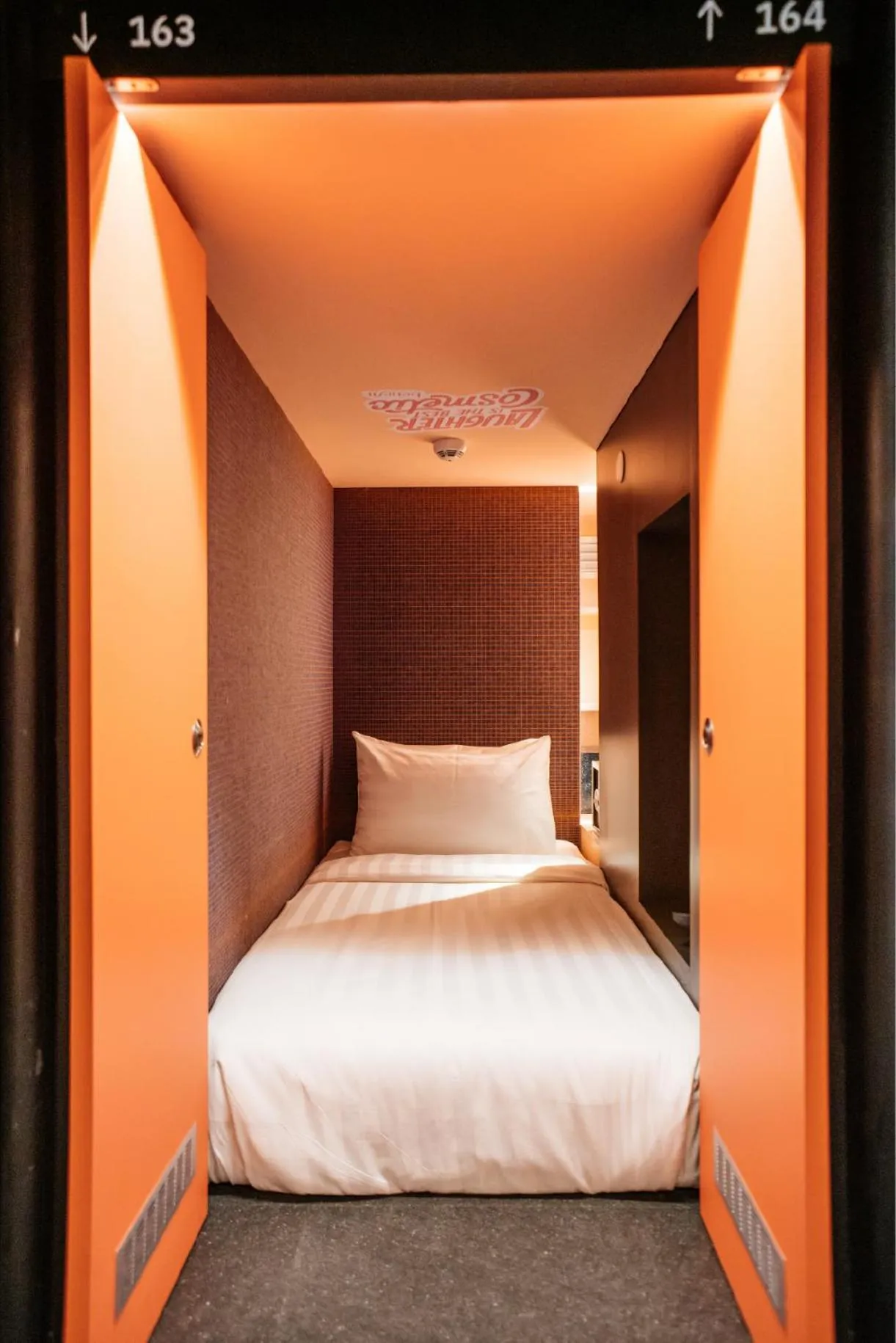 Bed in CapsuleTransit Airside KLIA T2 - Airport Hotel - International Departure near to Transit Hall, Gate Q