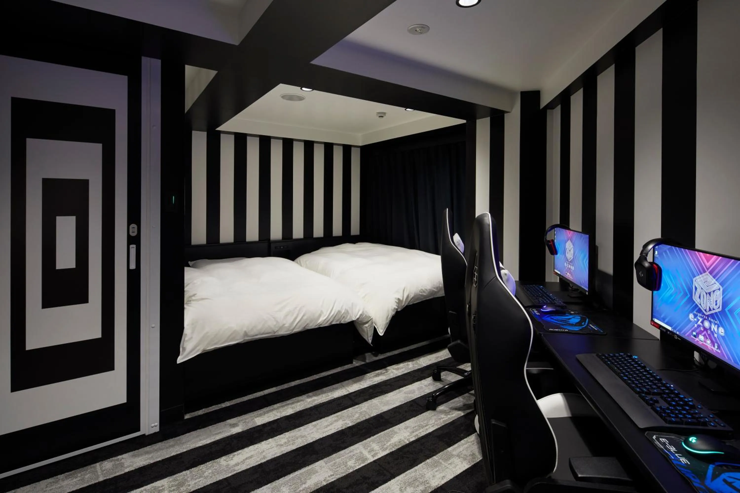 Photo of the whole room in esports hotel e-ZONe 電脳空間