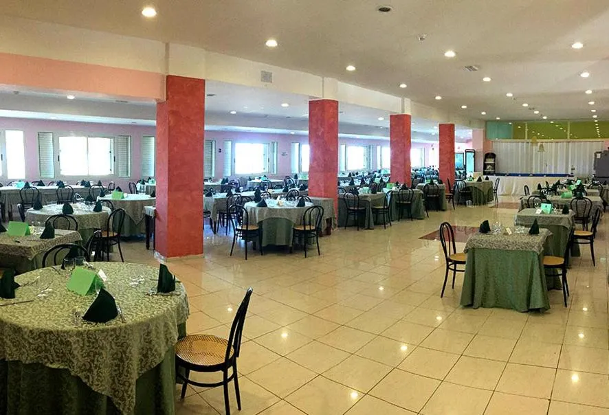 Restaurant/places to eat in Hotel Germania