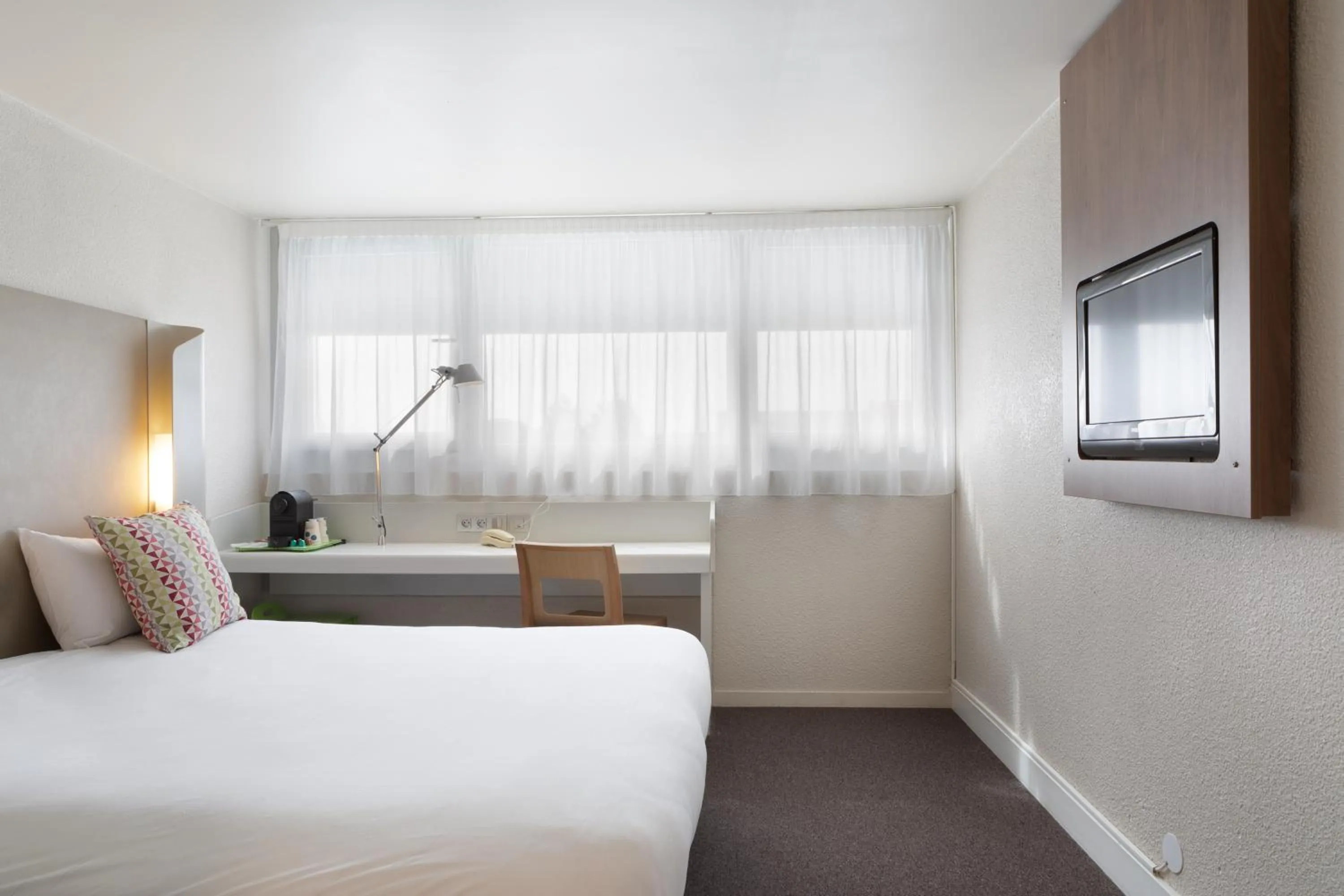 Photo of the whole room, Bed in Campanile Créteil - Bonneuil Sur Marne