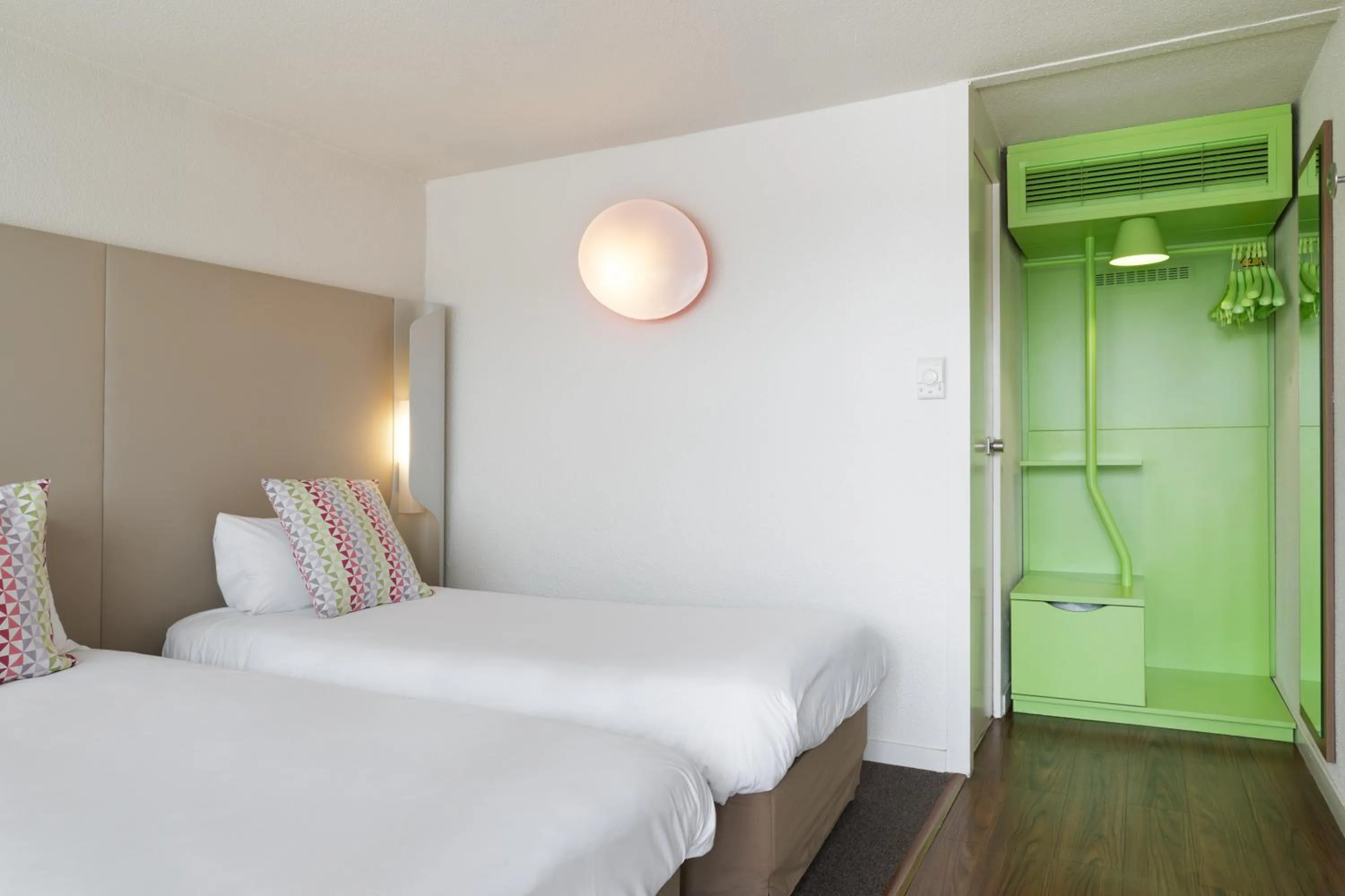 Photo of the whole room, Bed in Campanile Créteil - Bonneuil Sur Marne