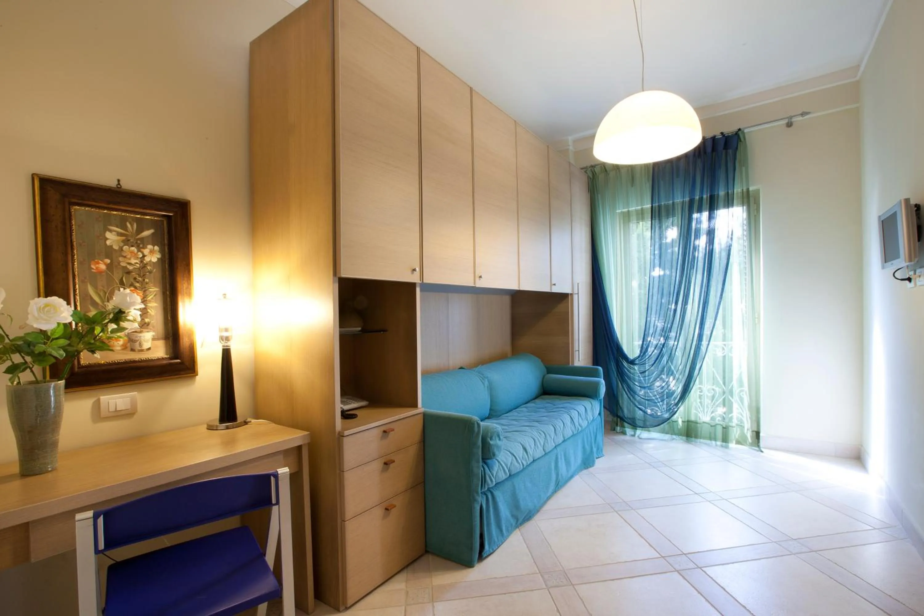 Day, Bed in Posidonia Residence