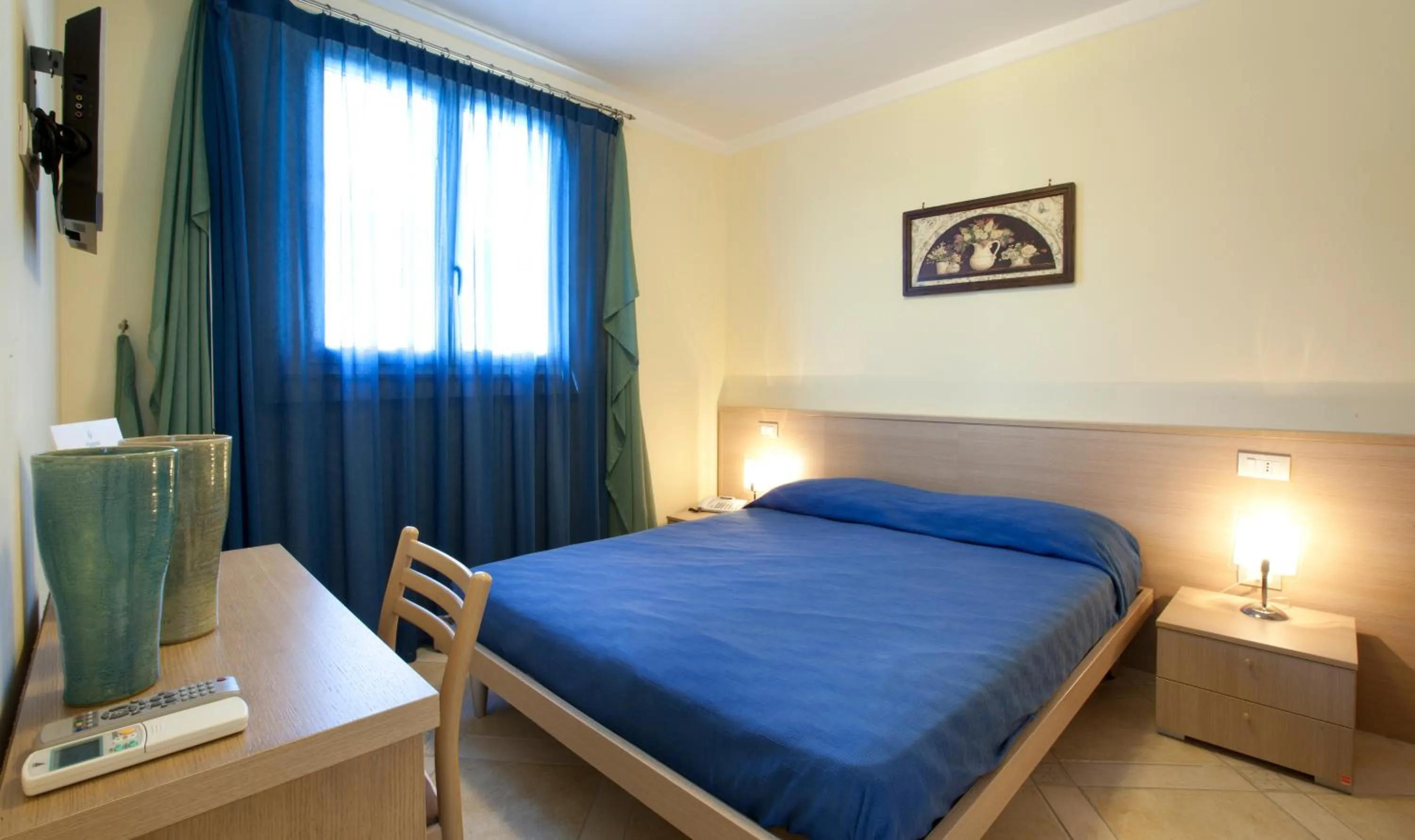 Day, Bed in Posidonia Residence