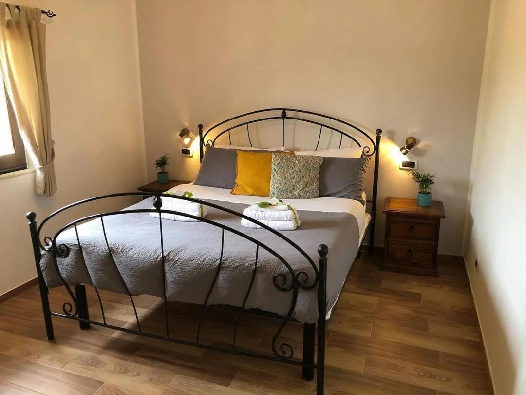 Bedroom in B&B Mandorla Amara