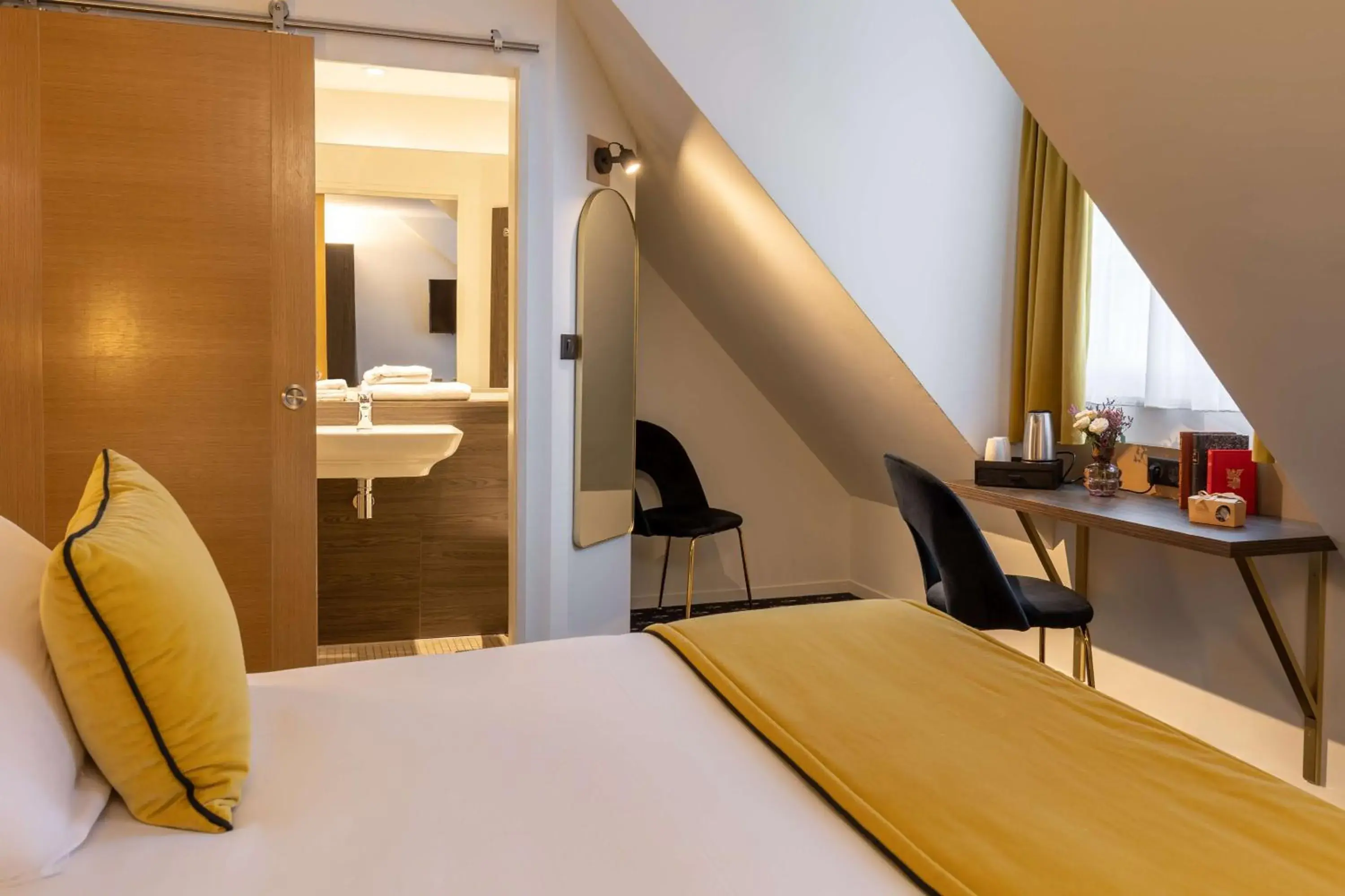 Bed in Best Western Royal Hotel Caen Bed in Best Western Royal Hotel Caen