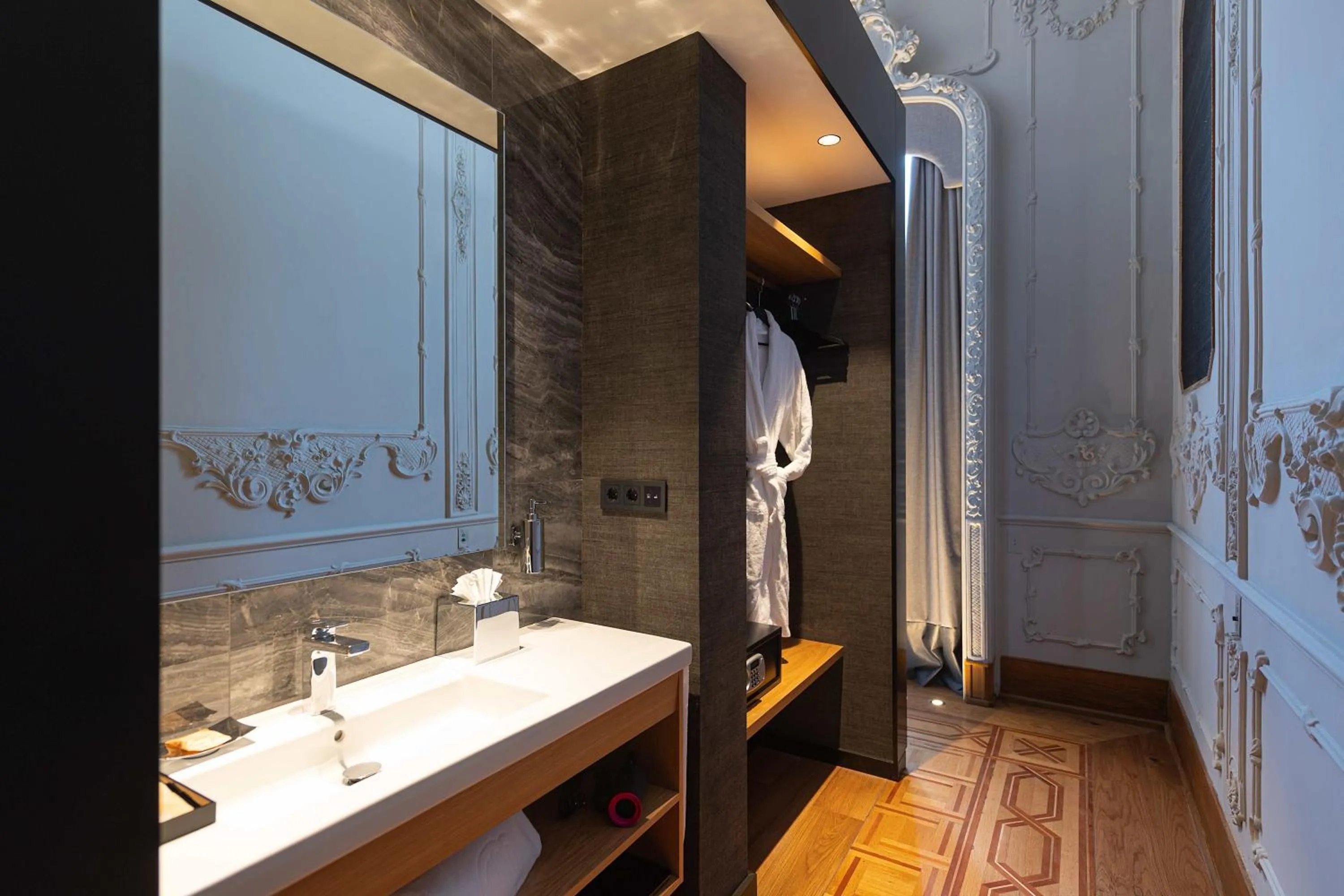 Toilet in Boutique Hotel Cordial Malteses