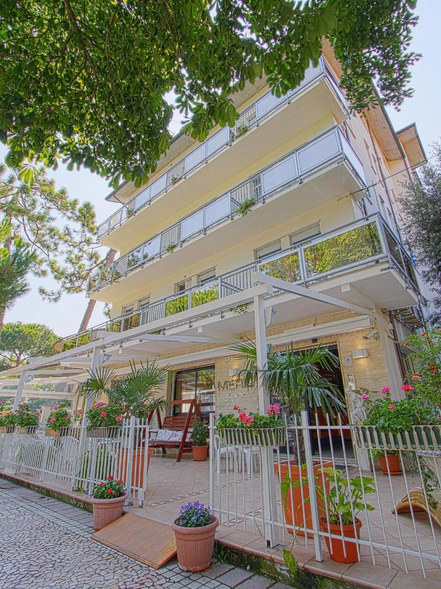 Facade/entrance in Hotel Meris