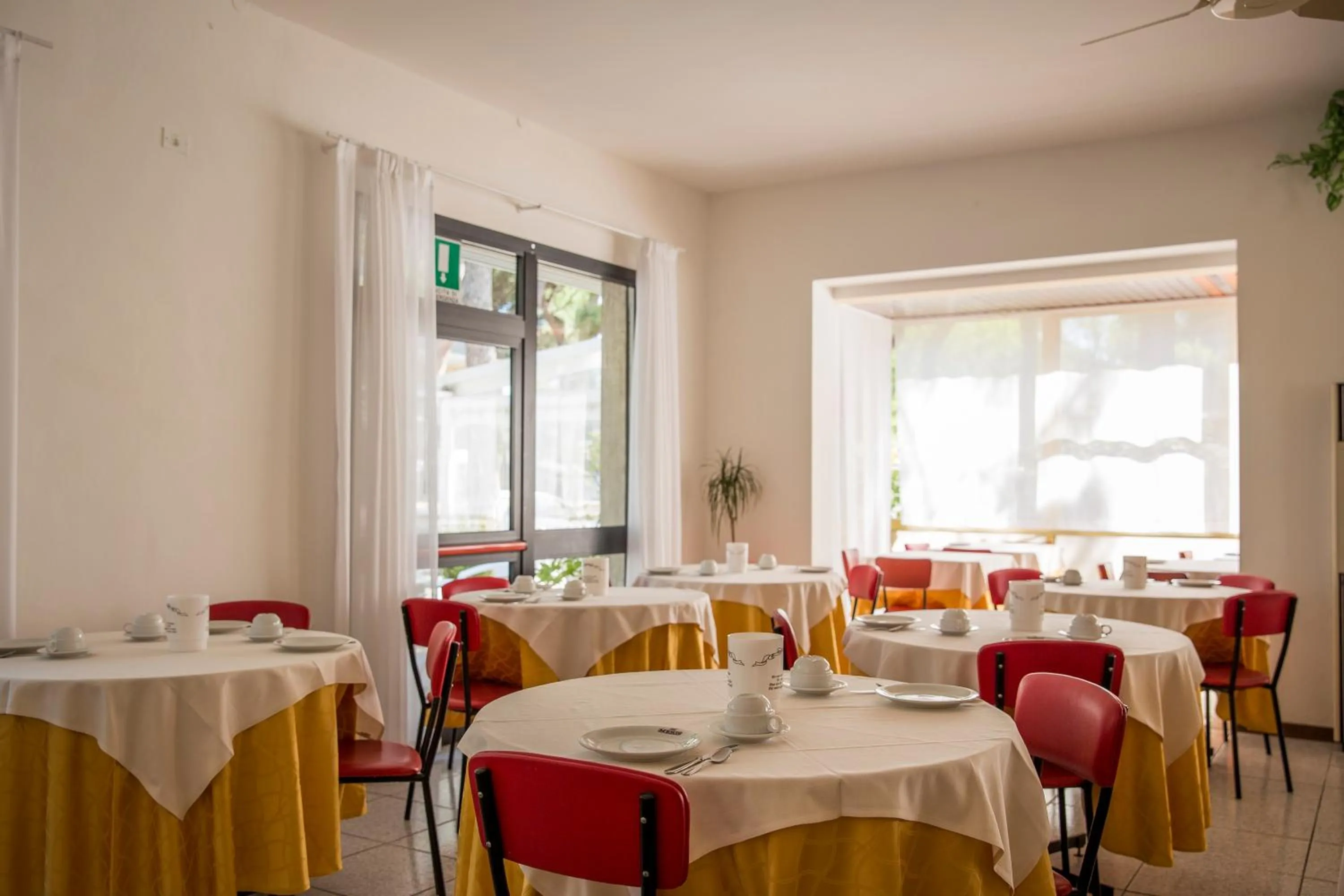 Restaurant/places to eat in Hotel Meris