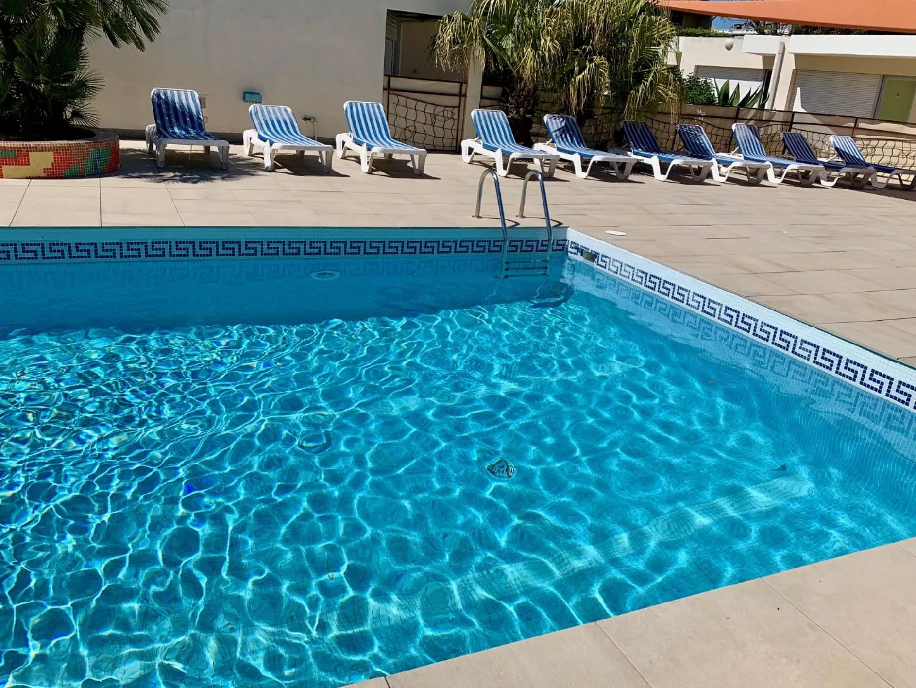 Pool view in Amerique Hotel Palavas - Piscine - Plage