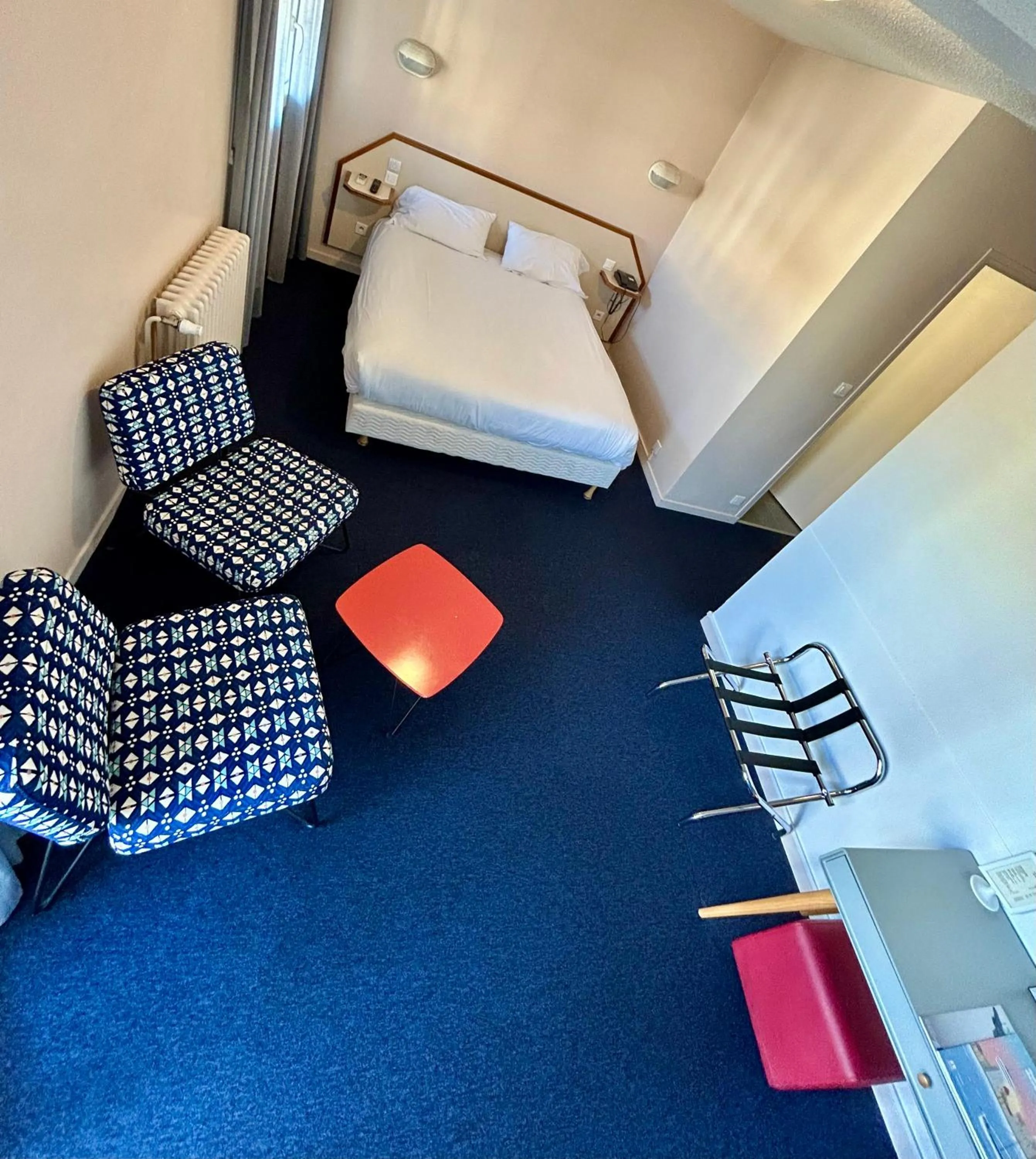 Photo of the whole room, Bed in Amerique Hotel Palavas - Piscine - Plage