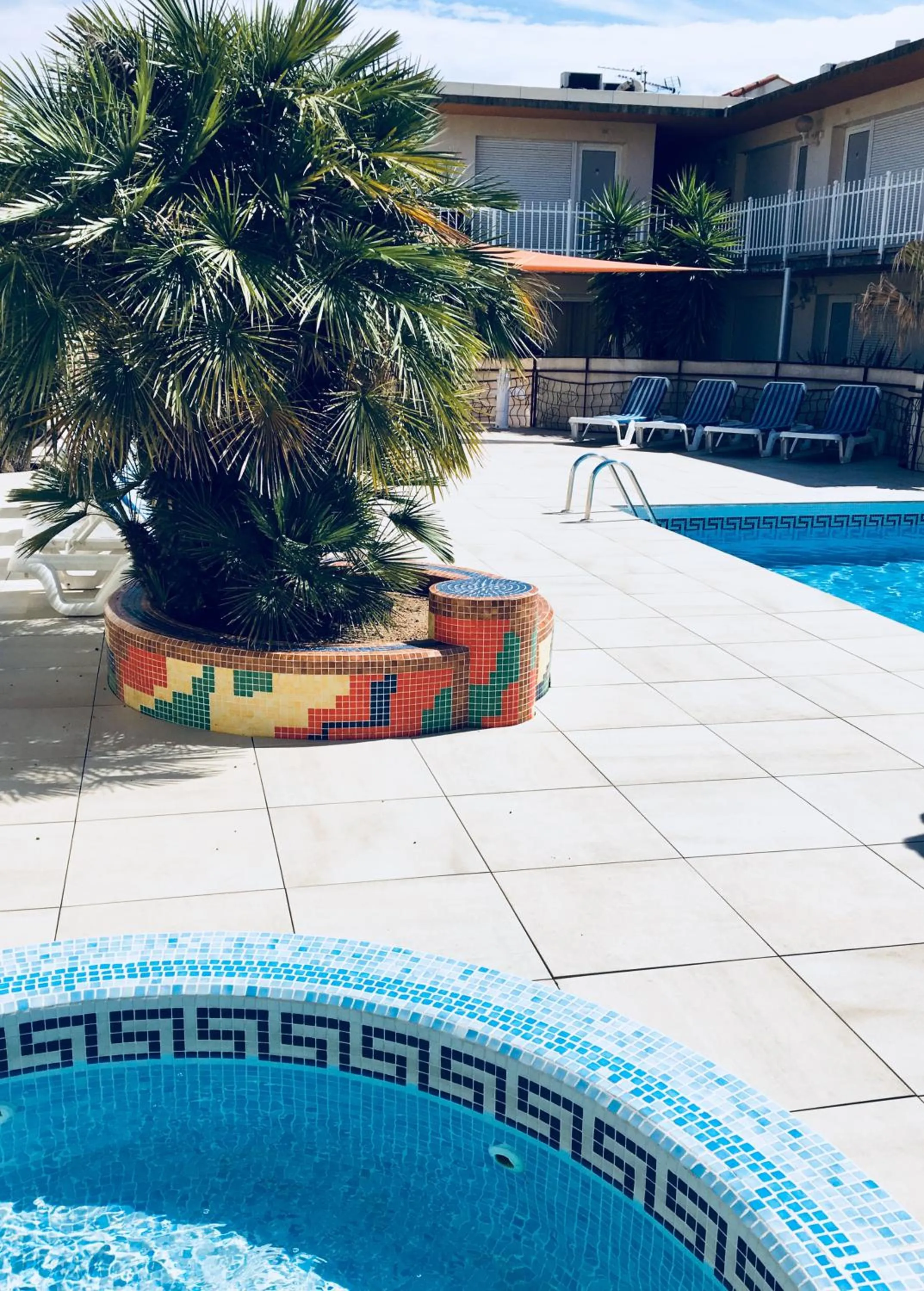 Pool view in Amerique Hotel Palavas - Piscine - Plage