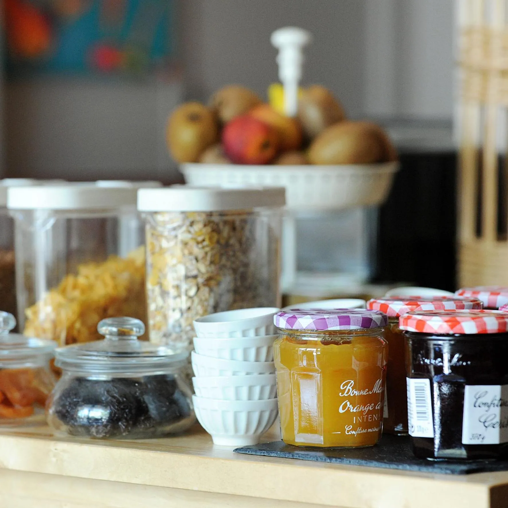 Buffet breakfast in Amerique Hotel Palavas - Piscine - Plage