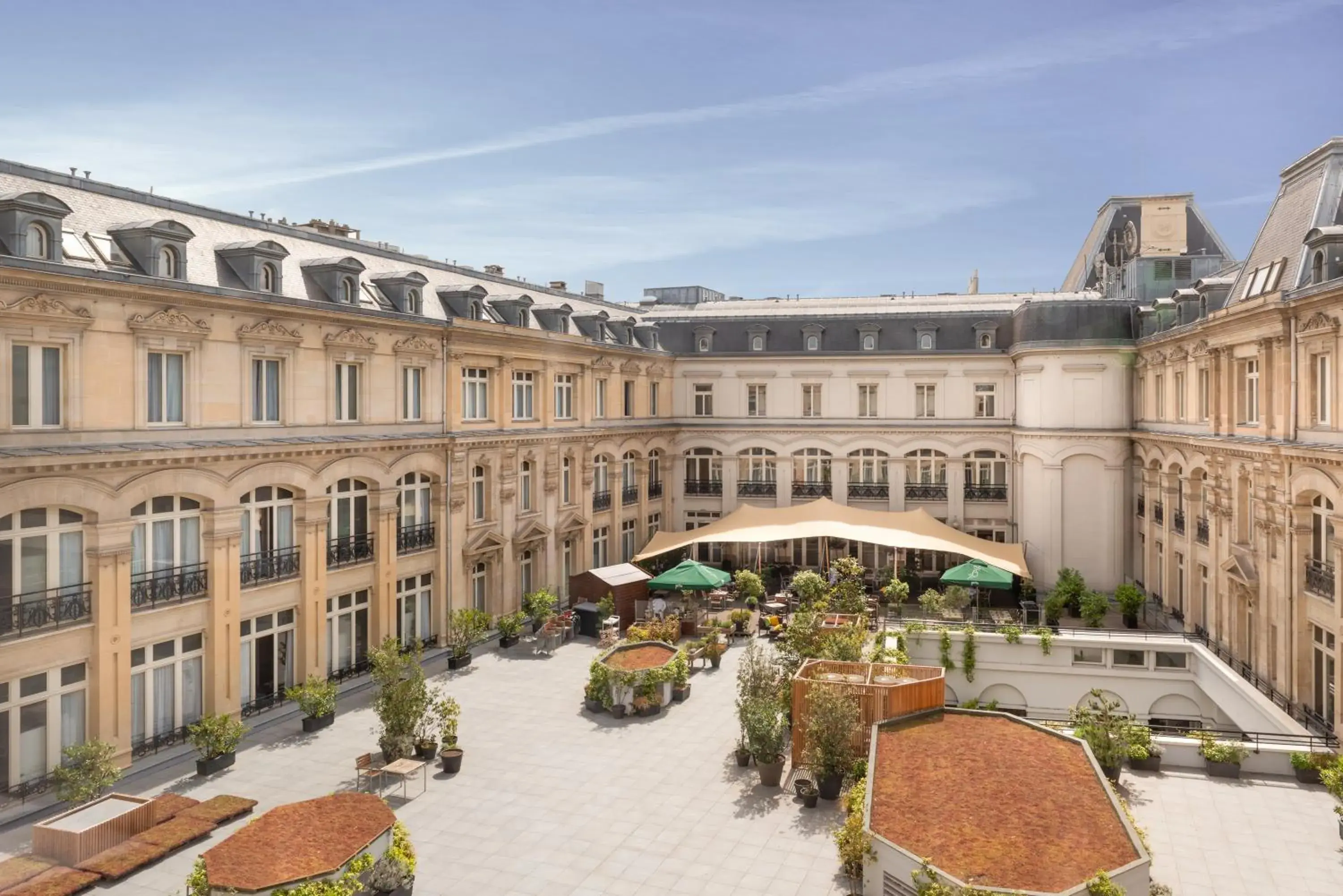 Property building in Crowne Plaza Paris - Republique by IHG Property building in Crowne Plaza Paris - Republique by IHG