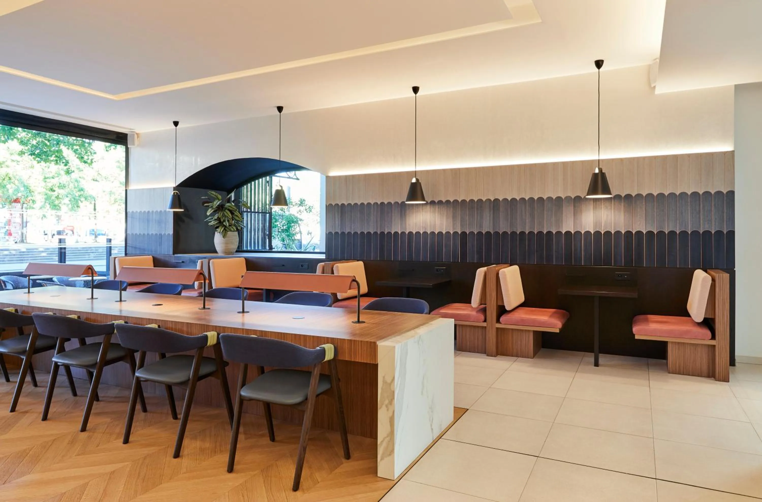 Restaurant/places to eat in Crowne Plaza Paris - Republique by IHG