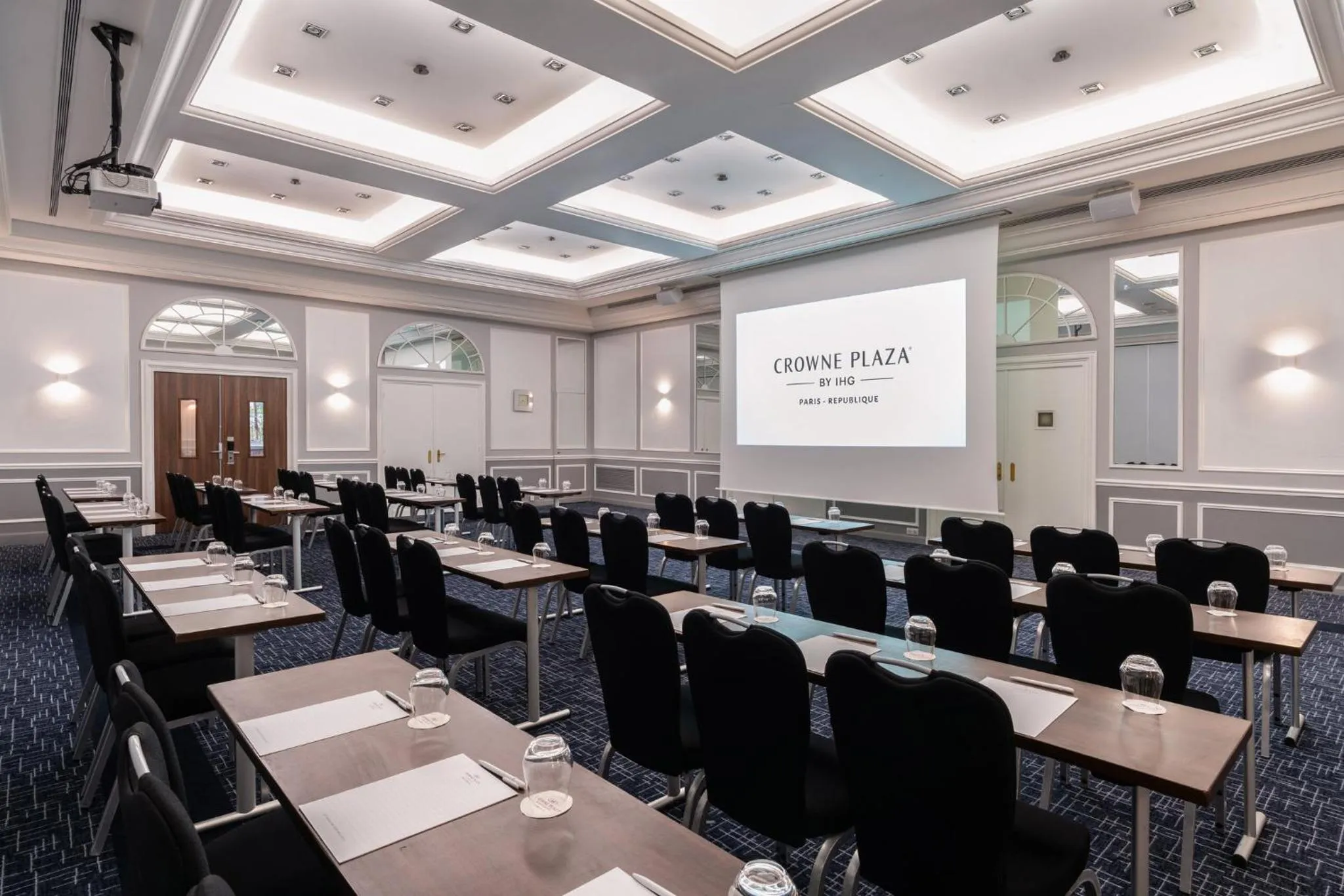Meeting/conference room in Crowne Plaza Paris - Republique by IHG