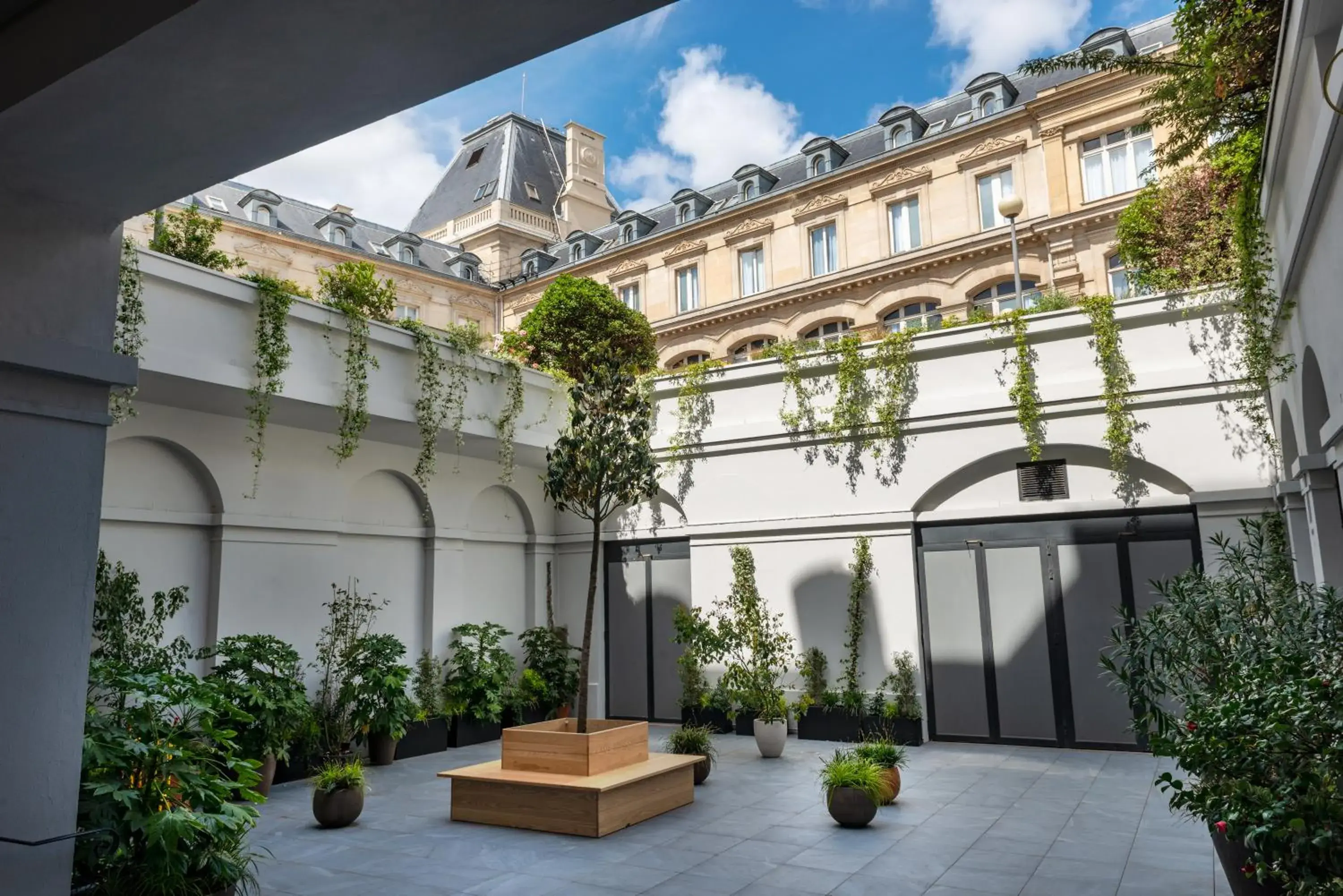 Property building in Crowne Plaza Paris - Republique by IHG Property building in Crowne Plaza Paris - Republique by IHG