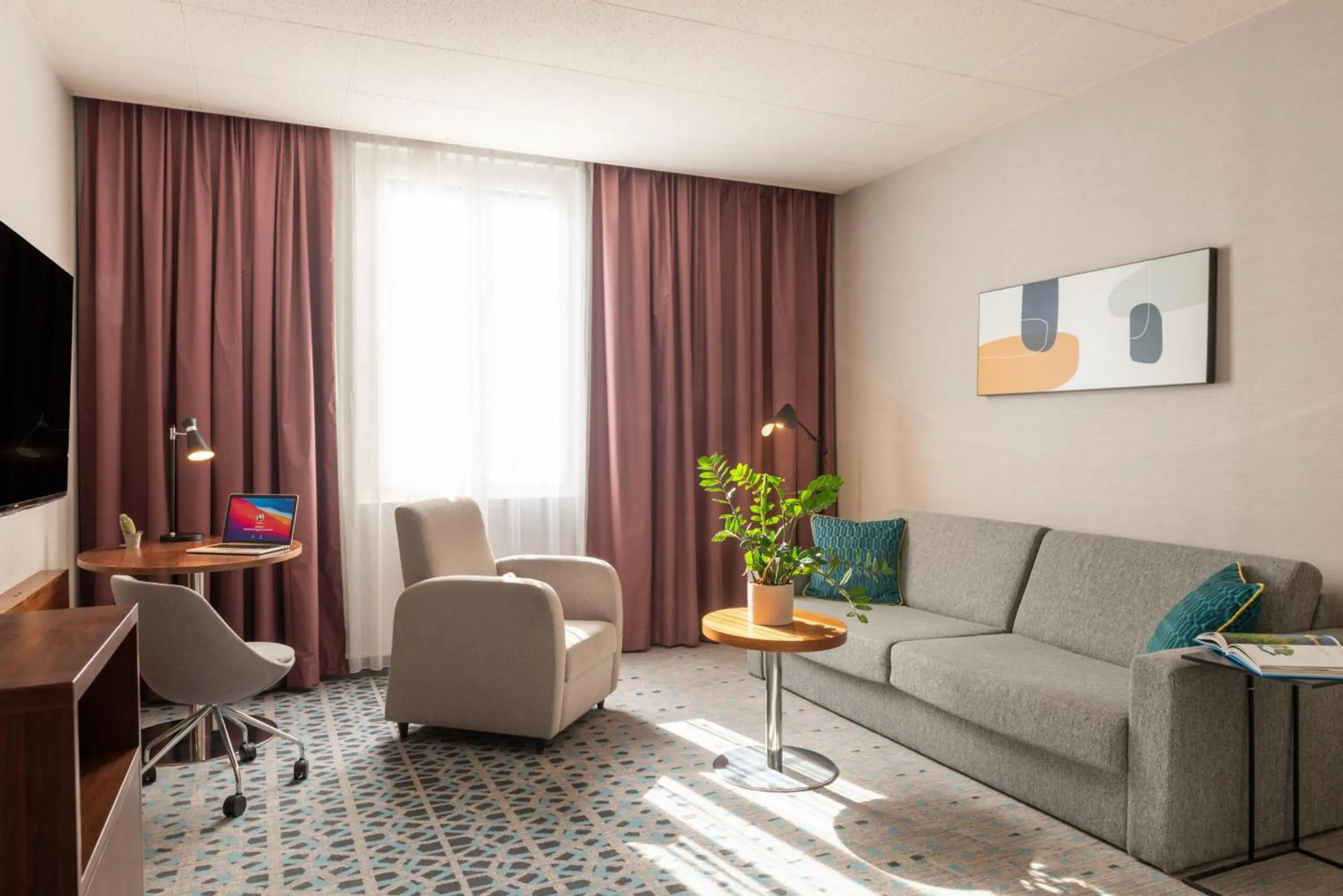 Living room in Crowne Plaza Paris - Republique by IHG Living room in Crowne Plaza Paris - Republique by IHG