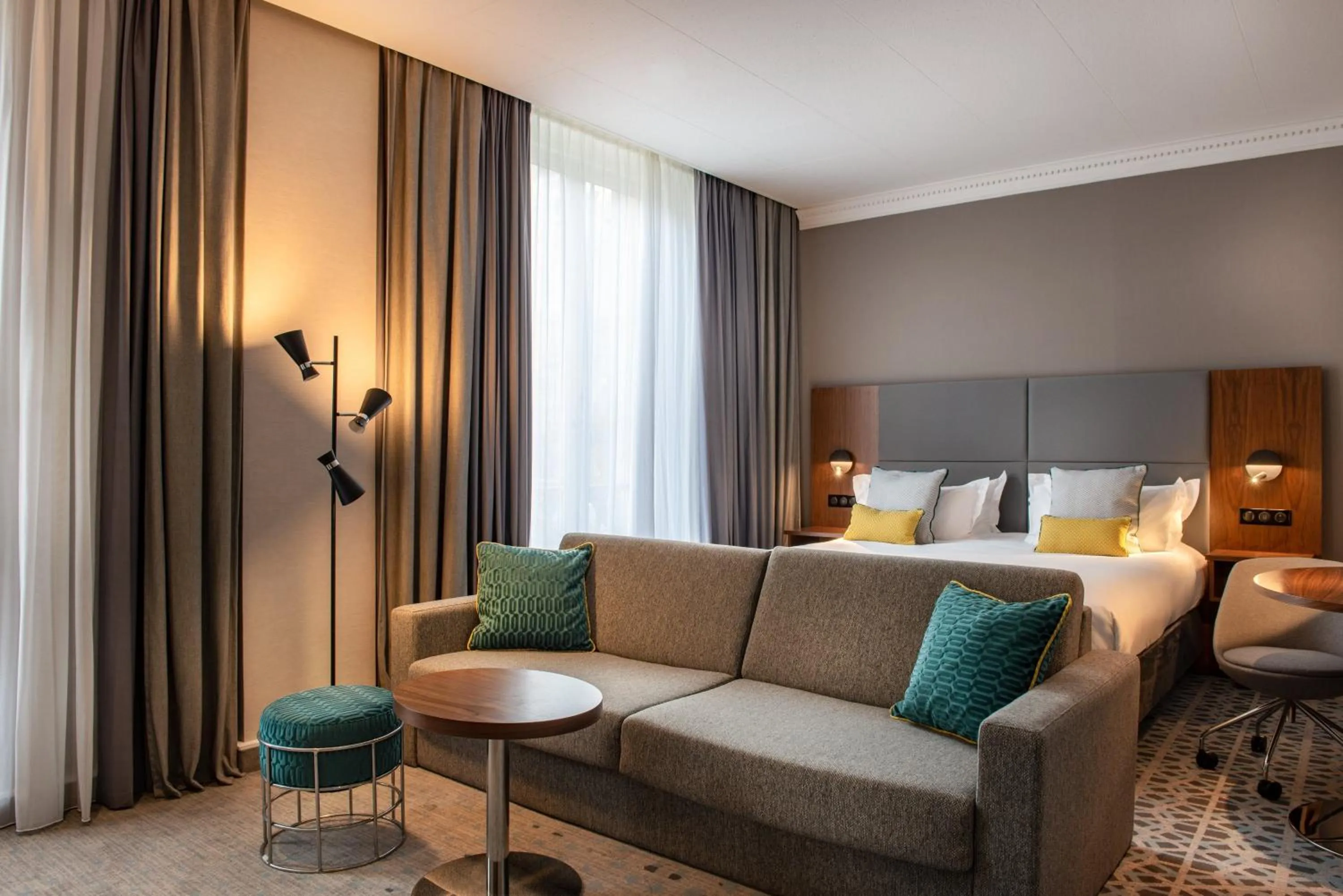 Photo of the whole room, Bed in Crowne Plaza Paris - Republique by IHG
