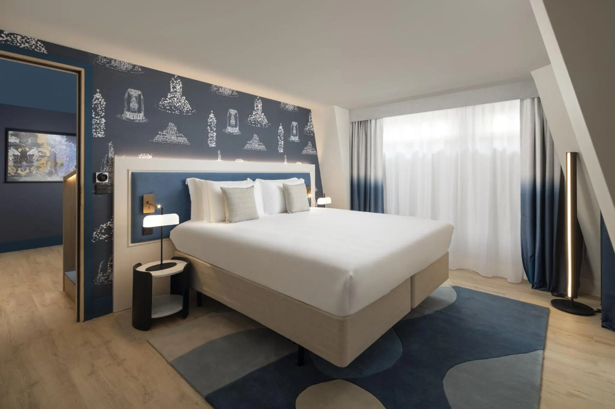 Photo of the whole room, Bed in Crowne Plaza Paris - Republique by IHG
