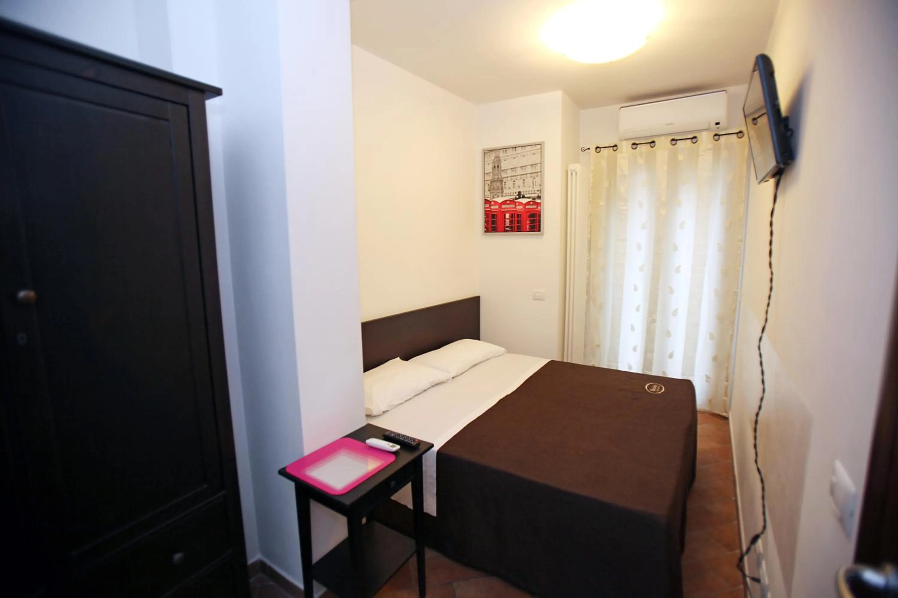 Photo of the whole room, Bed in Orchidea Rooms & Suites