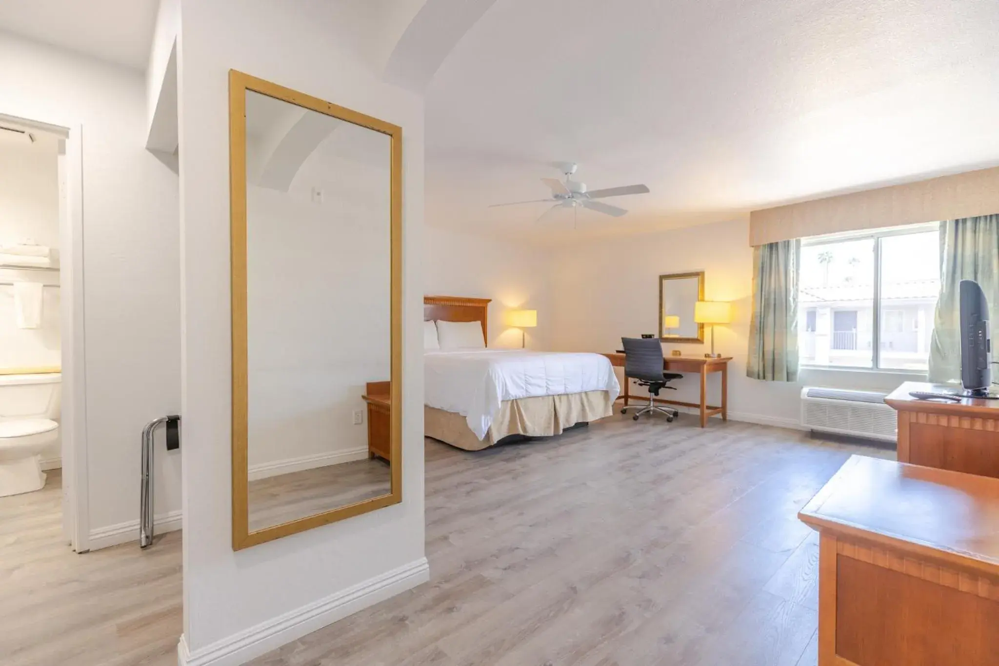 Photo of the whole room, Bed in Brawley Inn Photo of the whole room, Bed in Brawley Inn