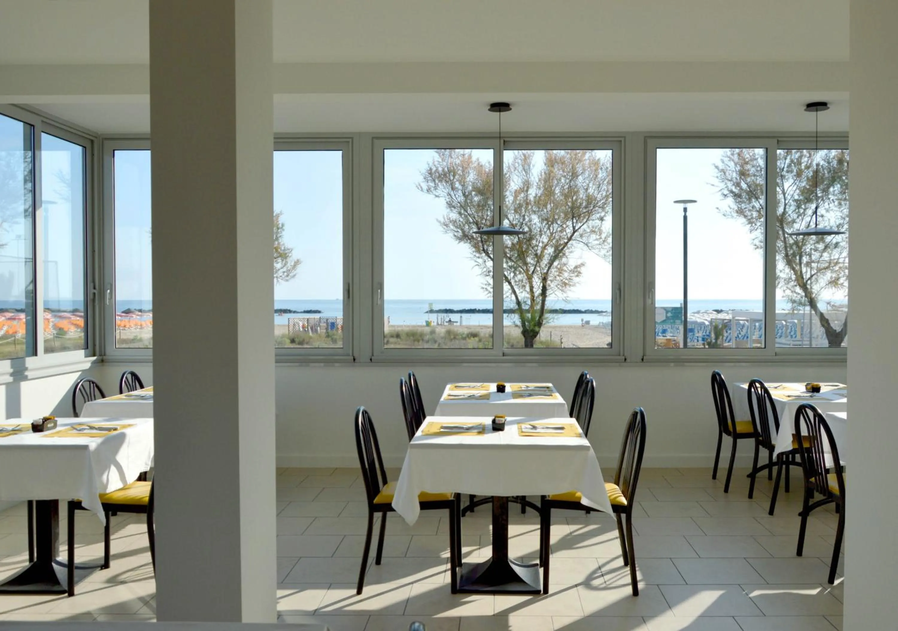 Restaurant/places to eat in Hotel Sayonara