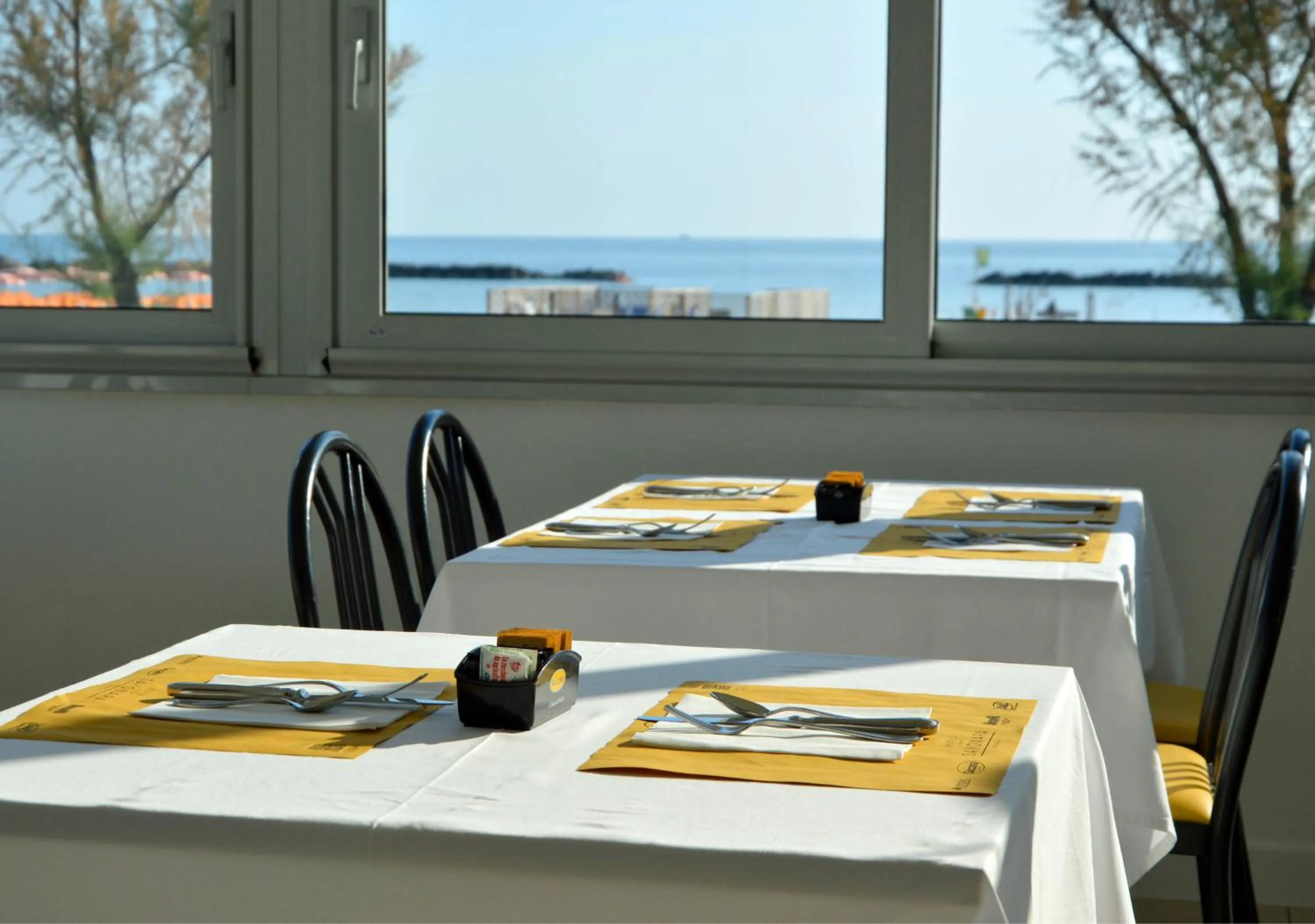 Restaurant/places to eat in Hotel Sayonara