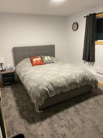 Bed in Bears Den Guest House