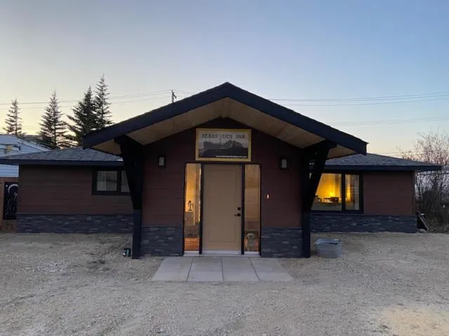 Facade/entrance in Bears Den Guest House