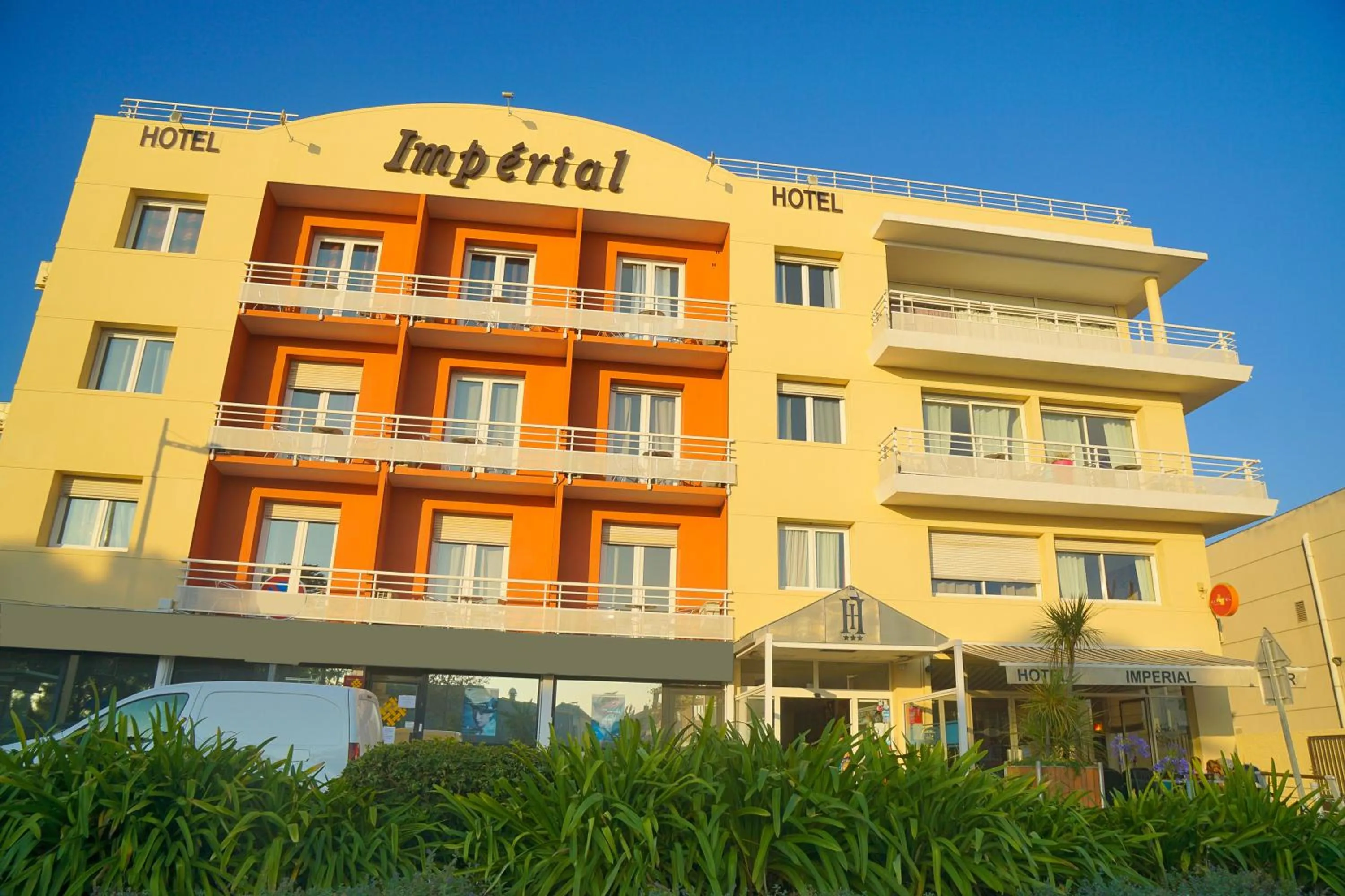 Facade/entrance in Cit'Hotel Imperial