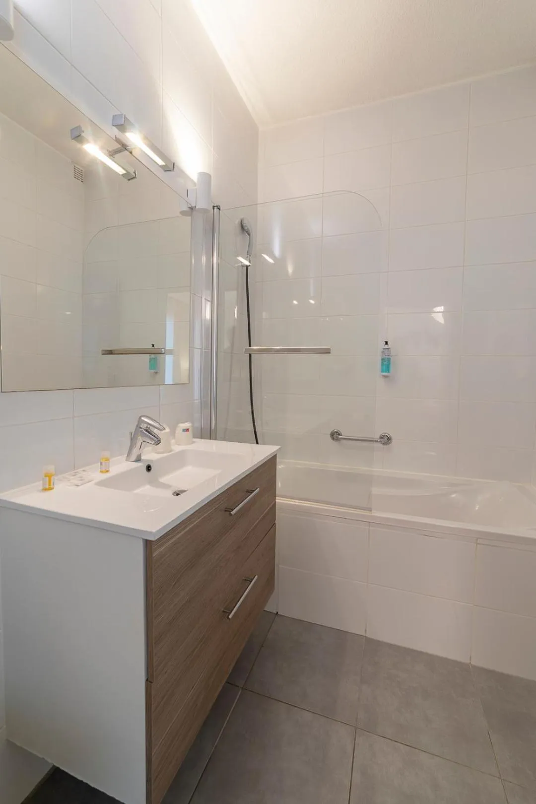 Bathroom in Cit'Hotel Imperial