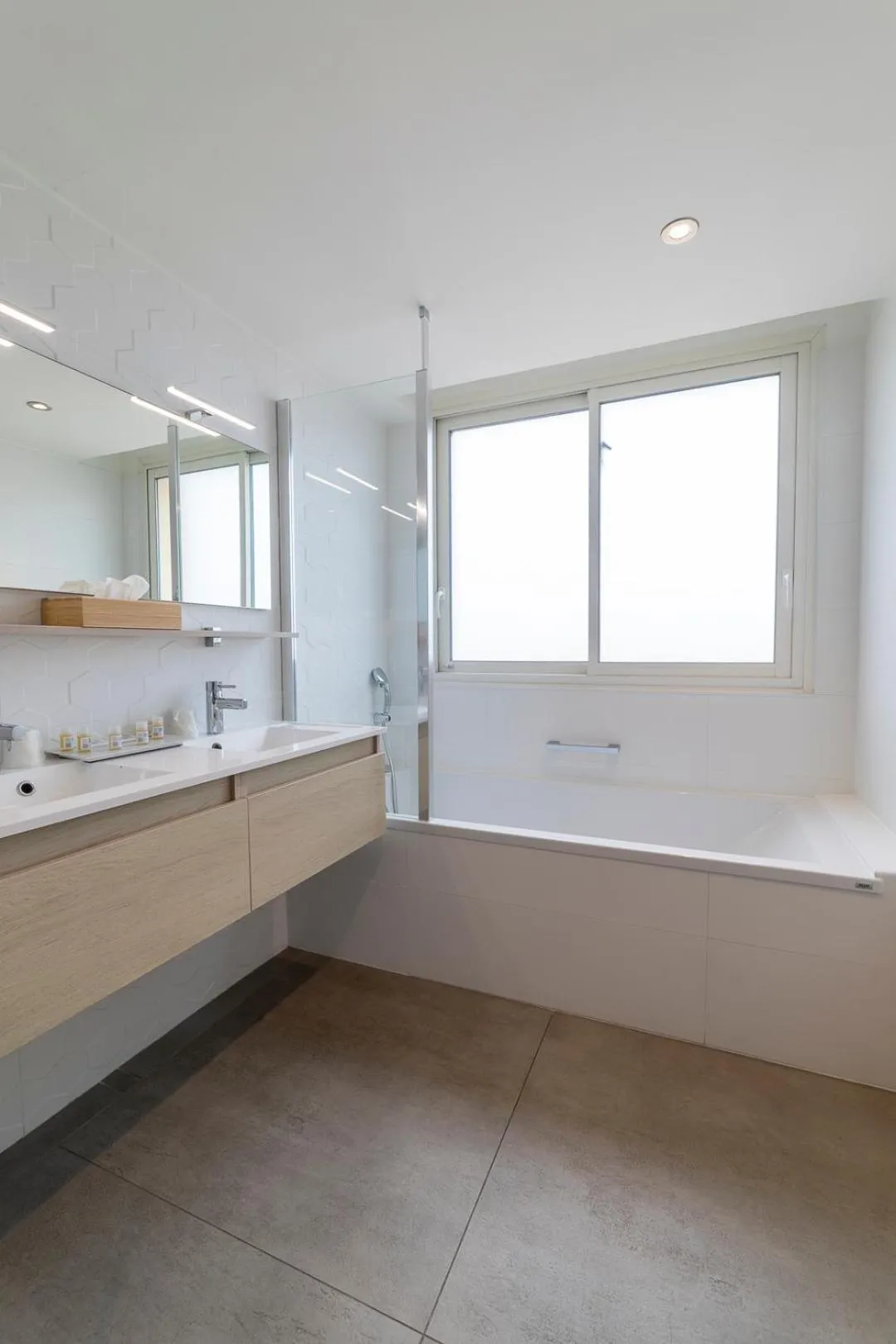 Bathroom in Cit'Hotel Imperial