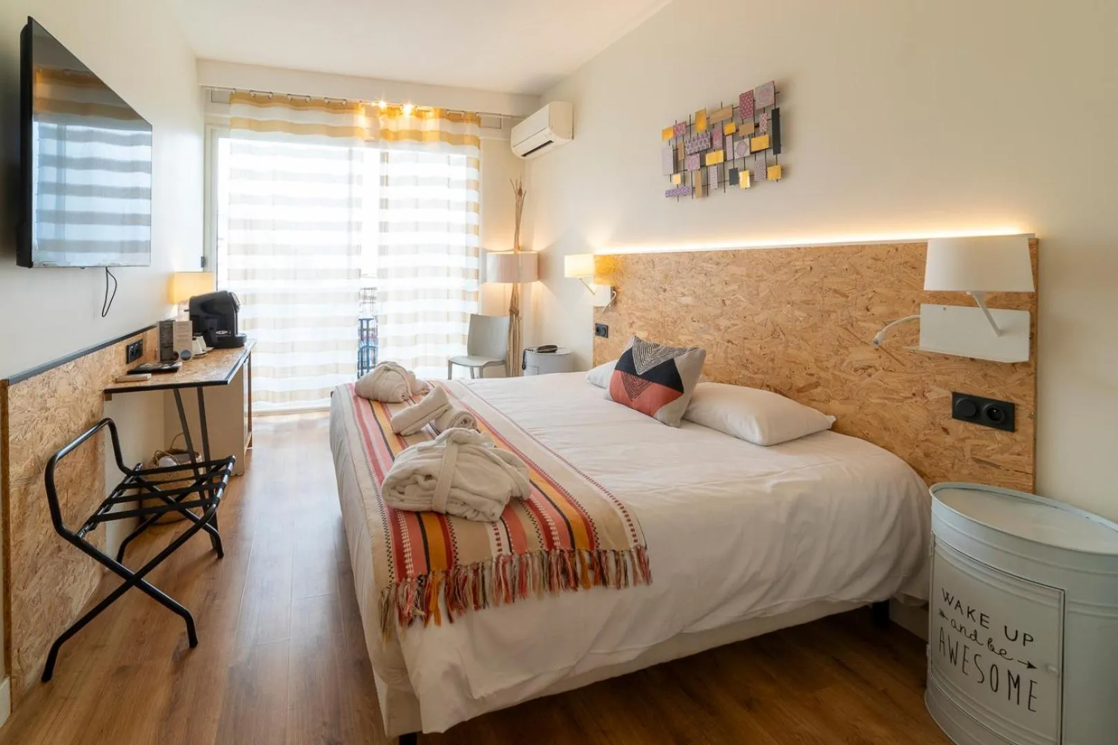 Photo of the whole room, Bed in Cit'Hotel Imperial