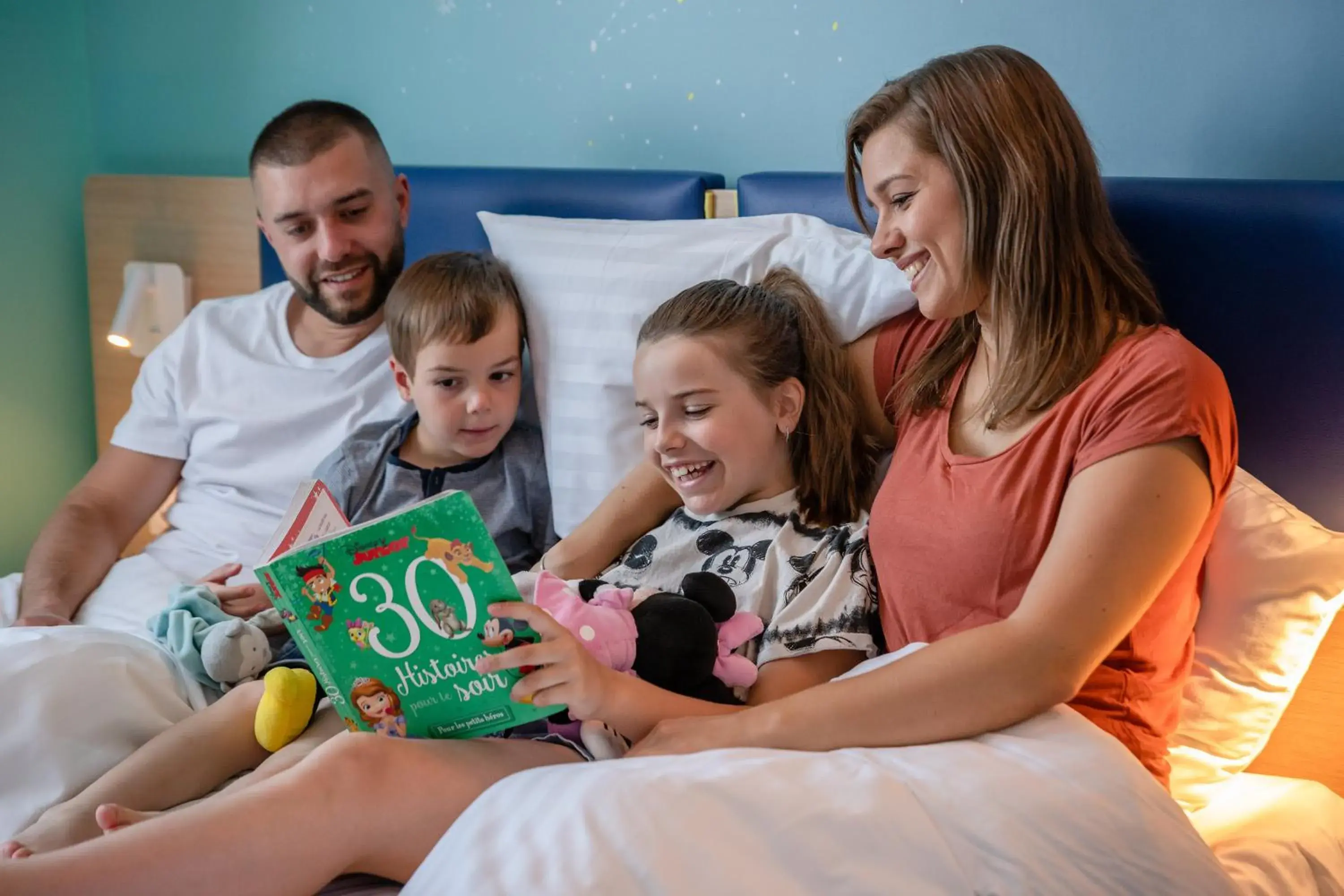 Bedroom, Bed in Grand Magic Hotel Marne La Vallée Bedroom, Bed in Grand Magic Hotel Marne La Vallée
