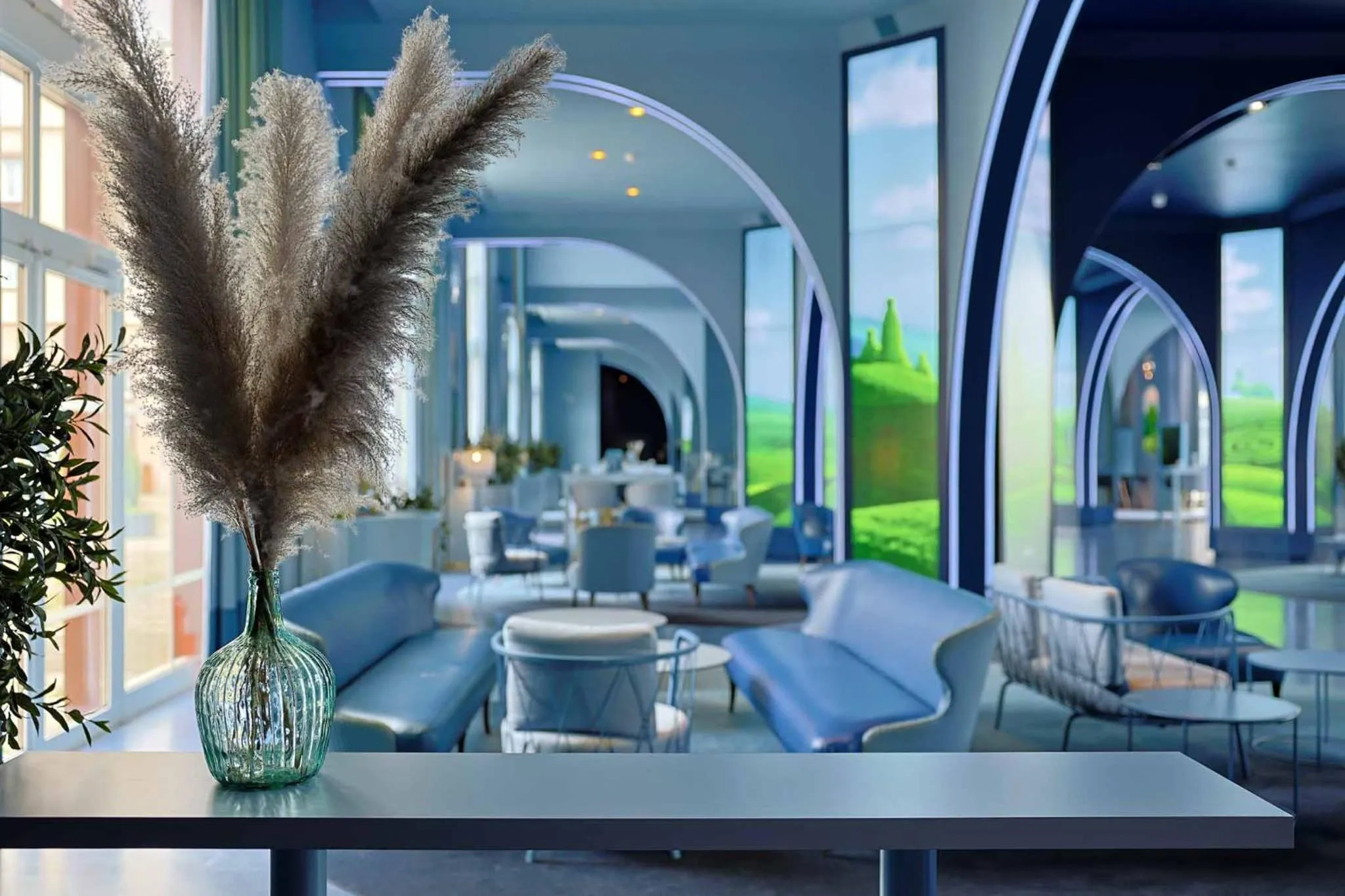 Lounge or bar in Grand Magic Hotel Marne La Vallée