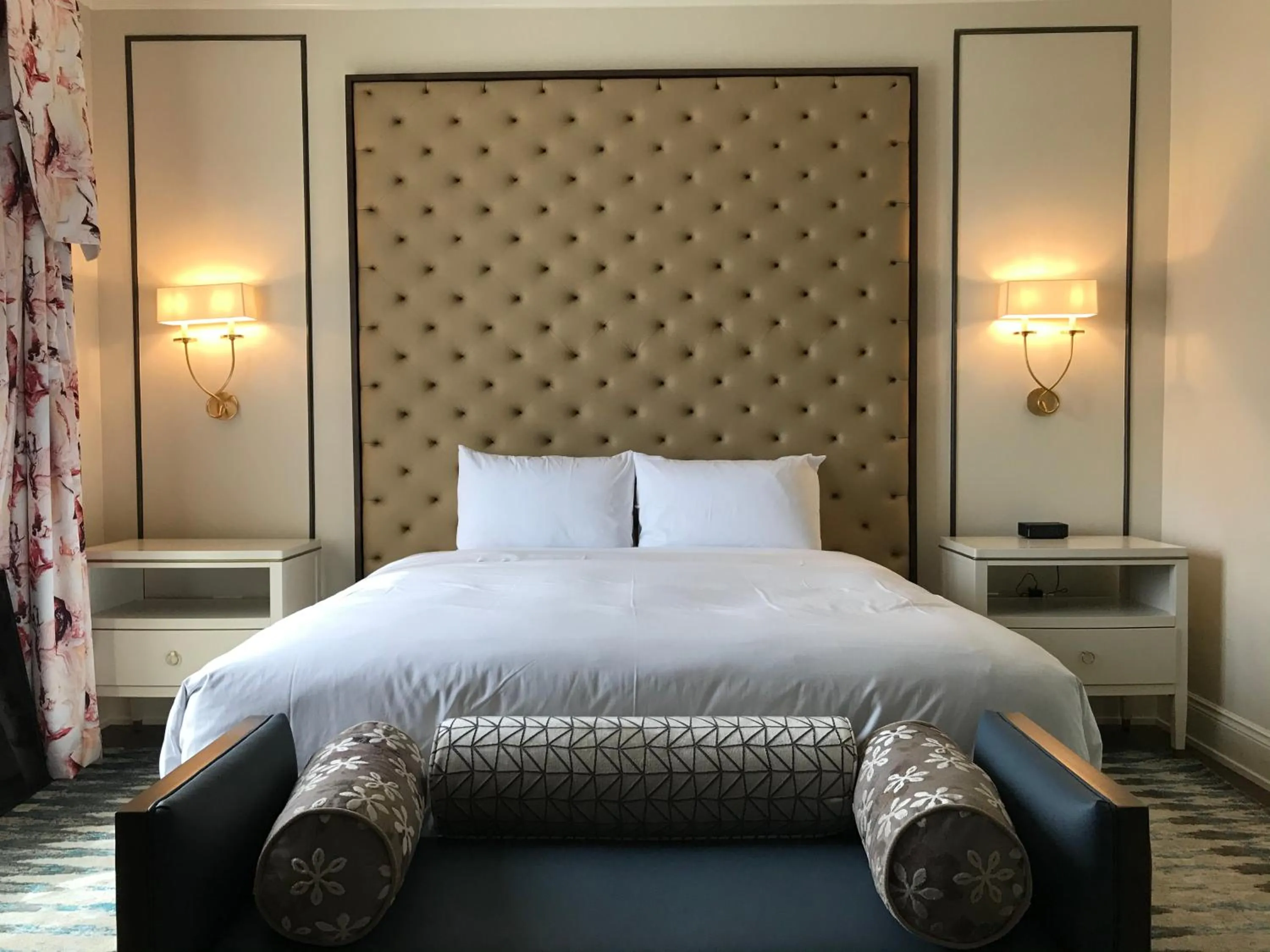 Bed in The Inn at Meadowbrook