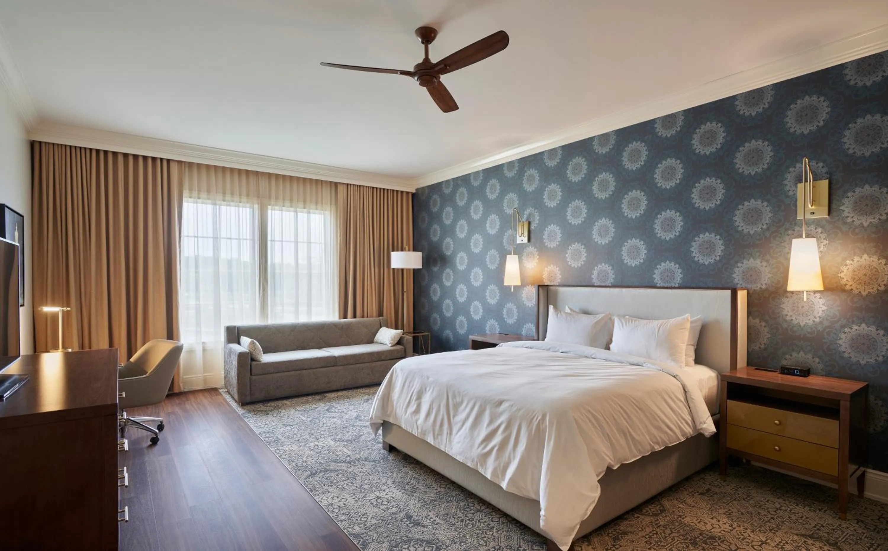 Decorative detail, Bed in The Inn at Meadowbrook