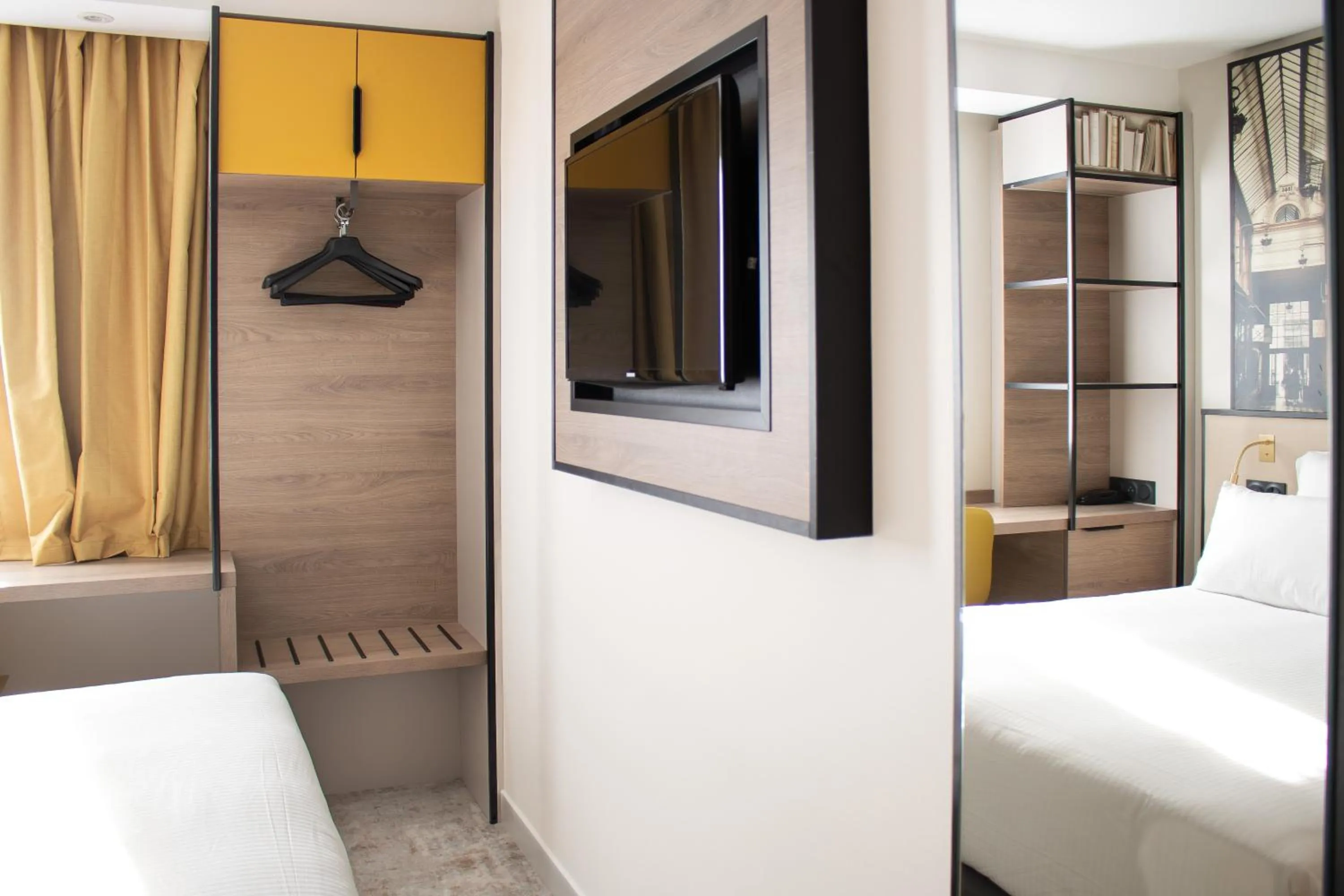 Bed in Brit Hotel Blois - Le Préma