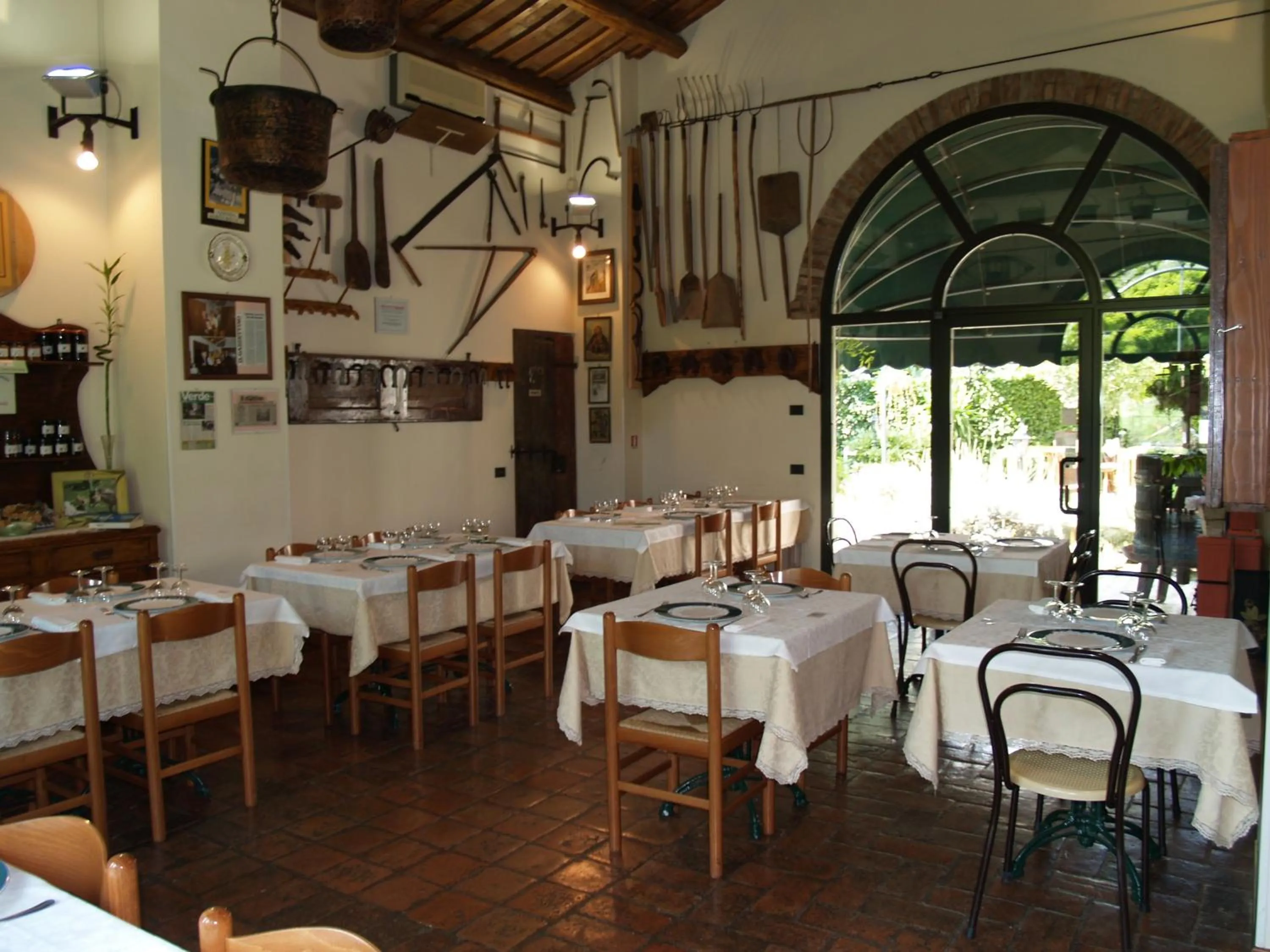 Restaurant/places to eat in Agriturismo Le Clementine
