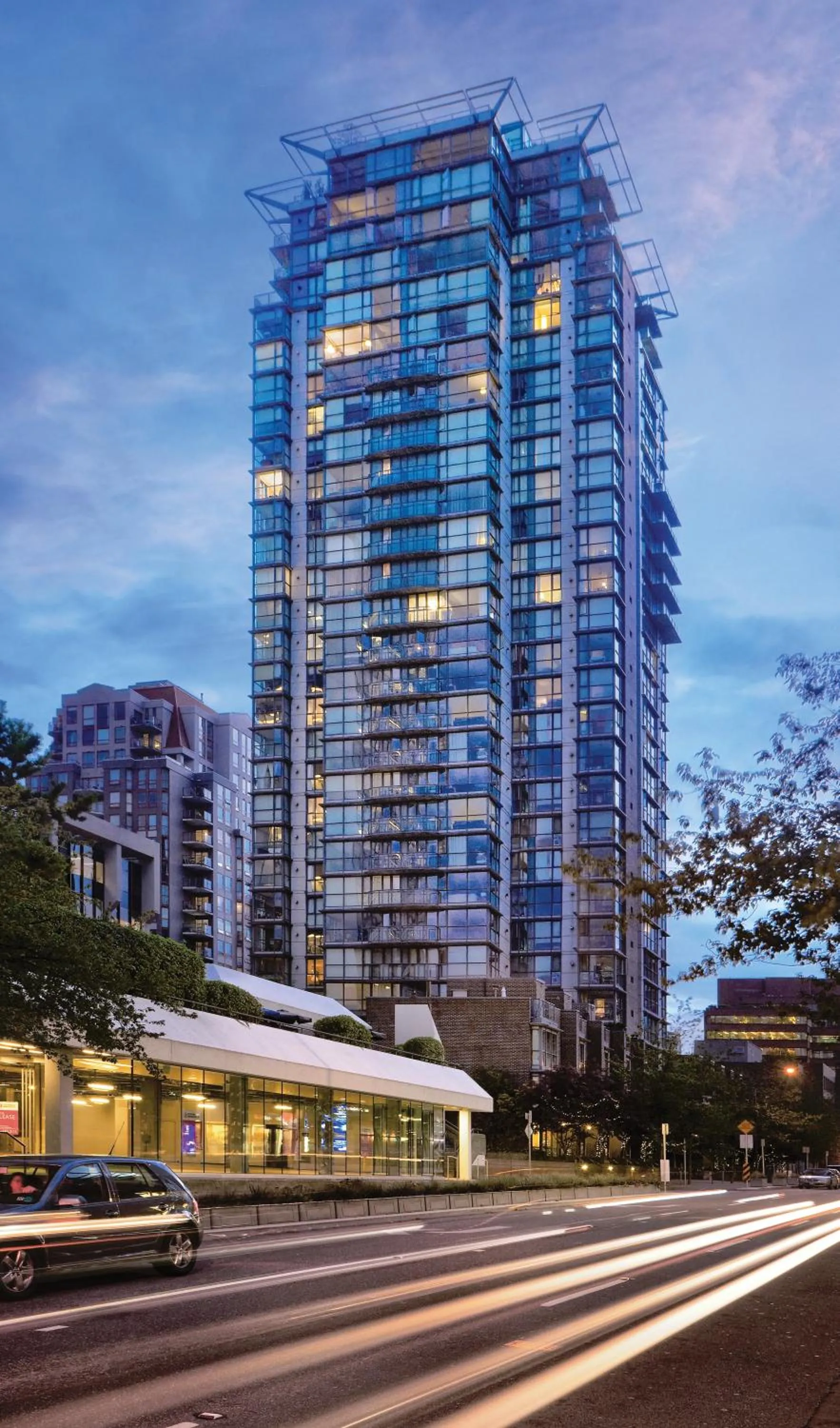 Property building in WorldMark Vancouver The Canadian