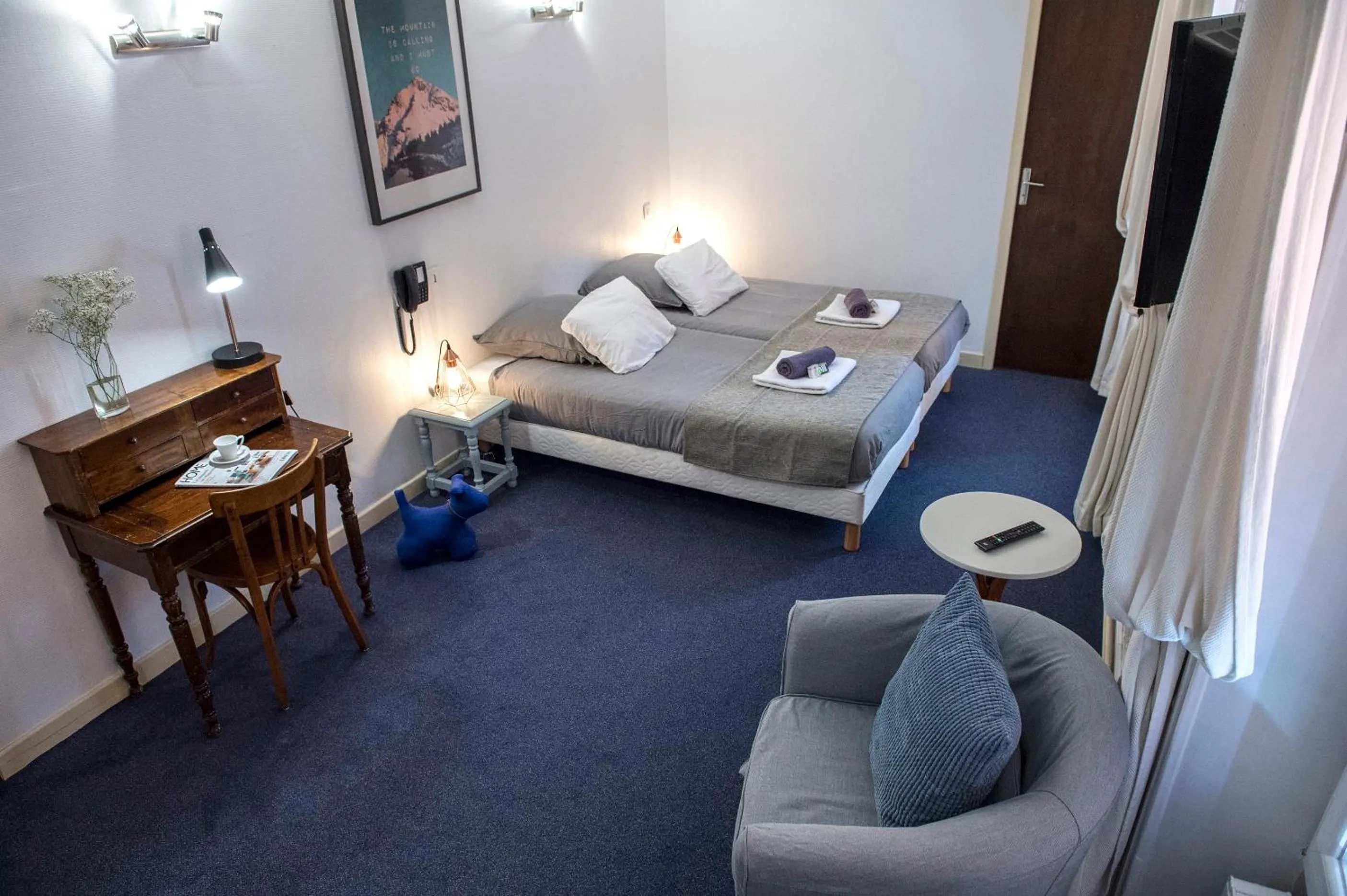 Bedroom, Bed in Hôtel Le Cassini