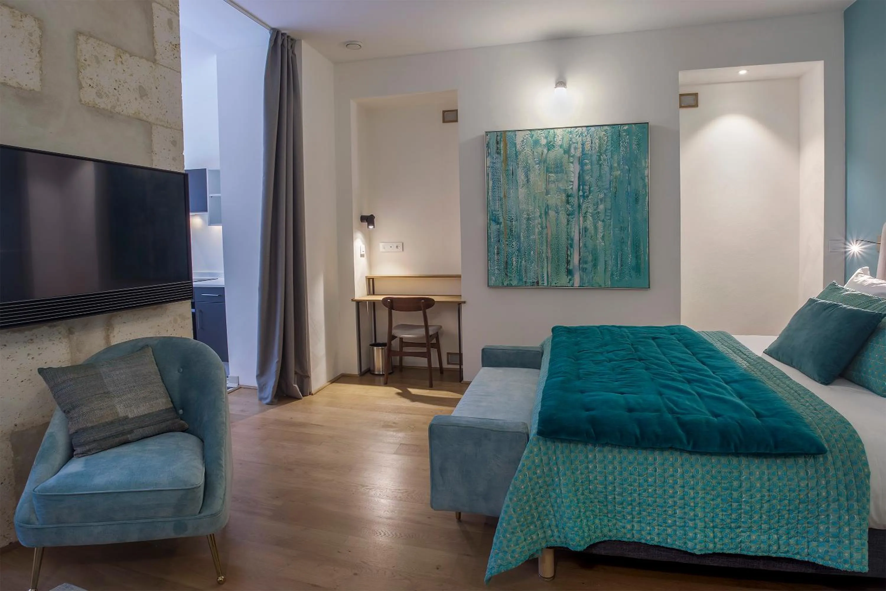 Photo of the whole room, Bed in Appart'Hôtel - VILLA CÔTÉ PLATEAU - Hyper Centre - 3 Étoiles Certifiées-