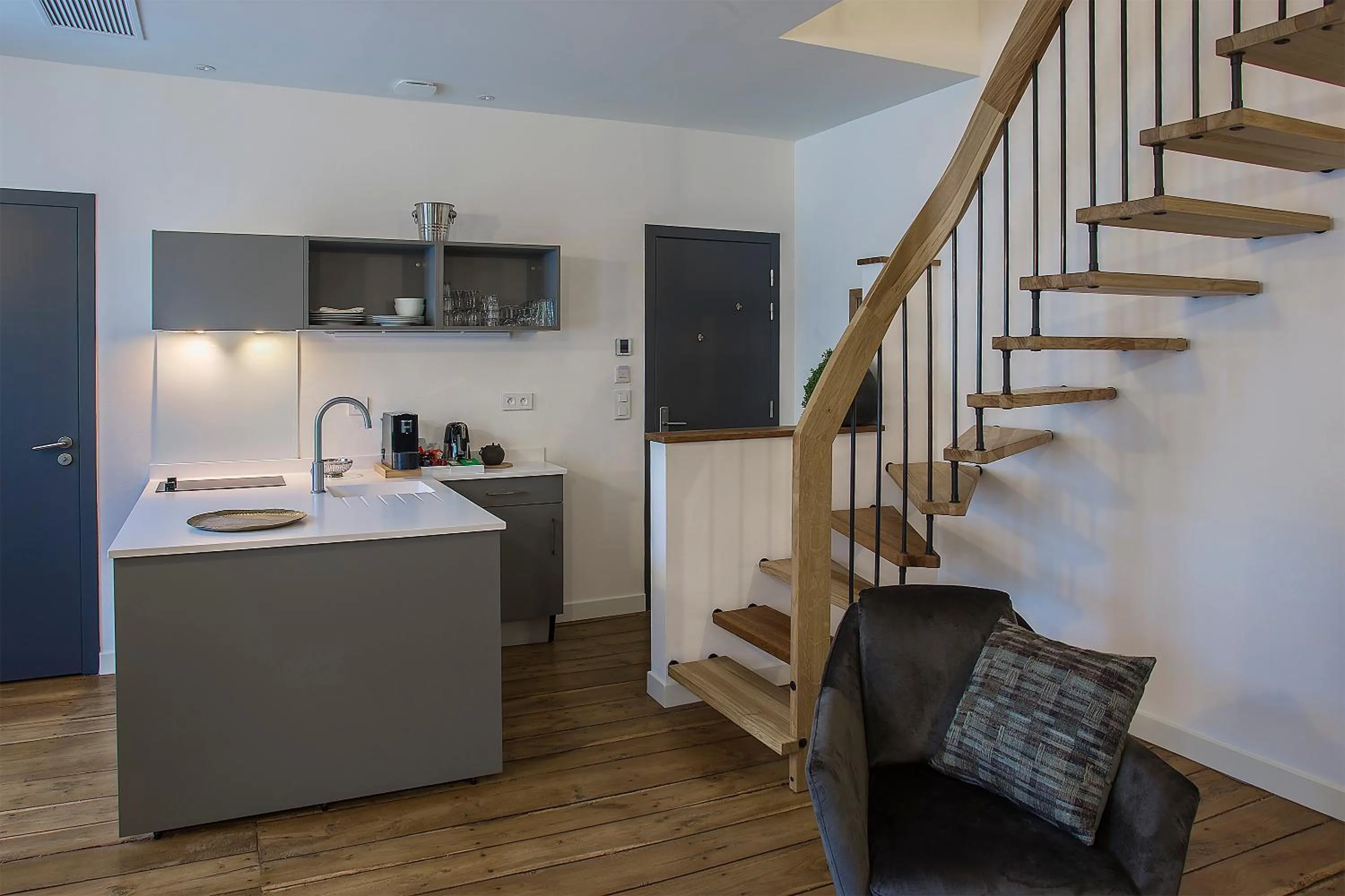 Kitchen or kitchenette in Appart'Hôtel - VILLA CÔTÉ PLATEAU - Hyper Centre - 3 Étoiles Certifiées-