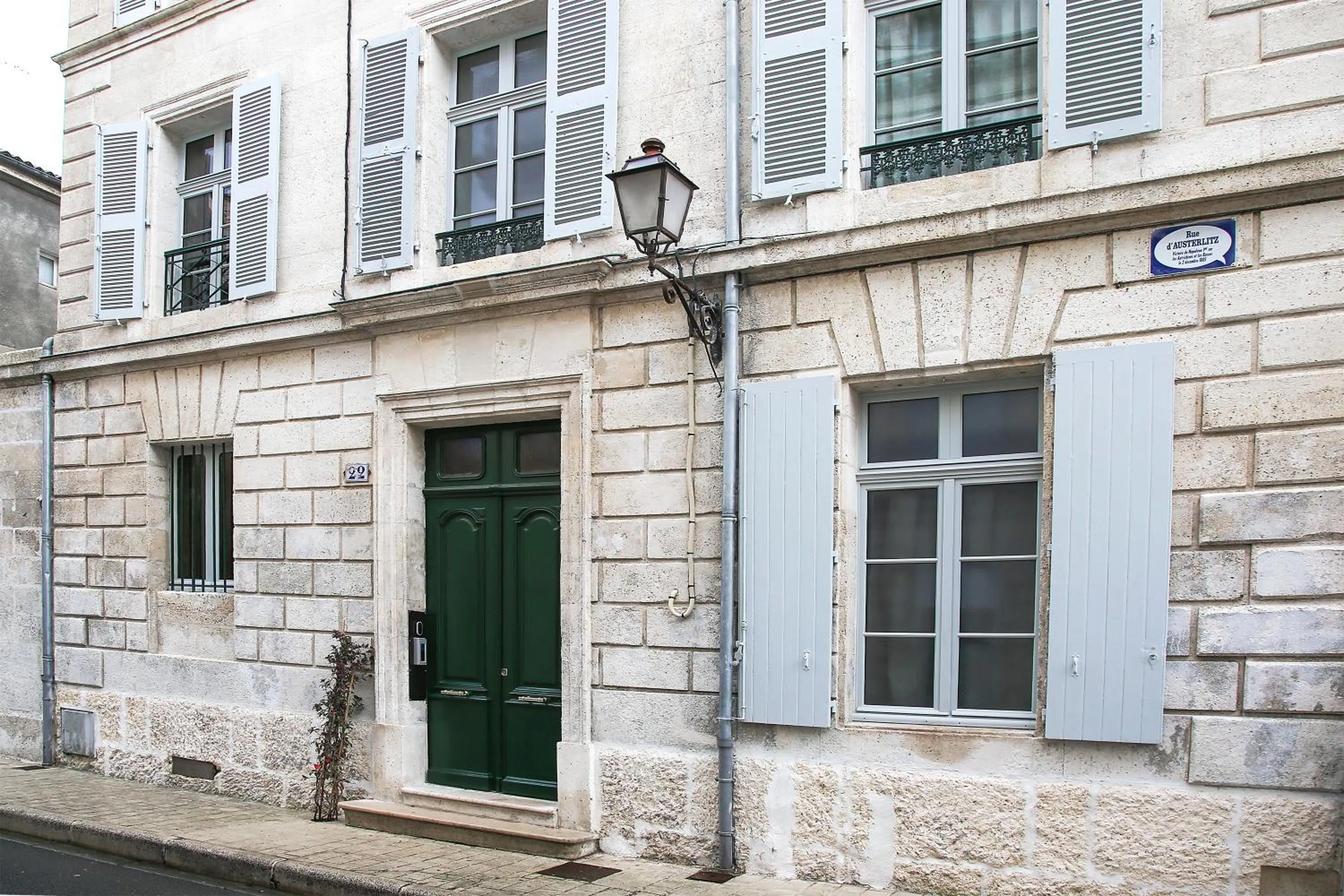 Property building in Appart'Hôtel - VILLA CÔTÉ PLATEAU - Hyper Centre - 3 Étoiles Certifiées-