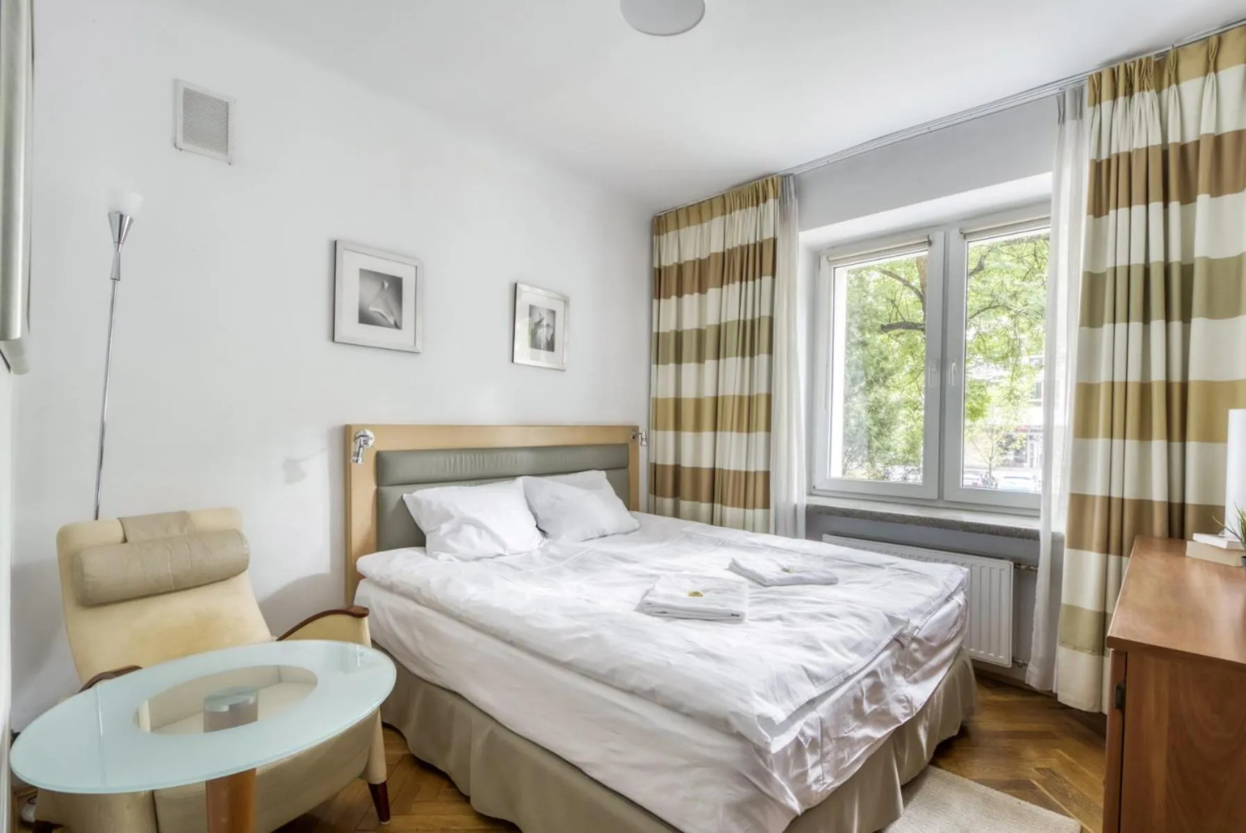 Bed in 404 Rooms Obrzezna Mokotow