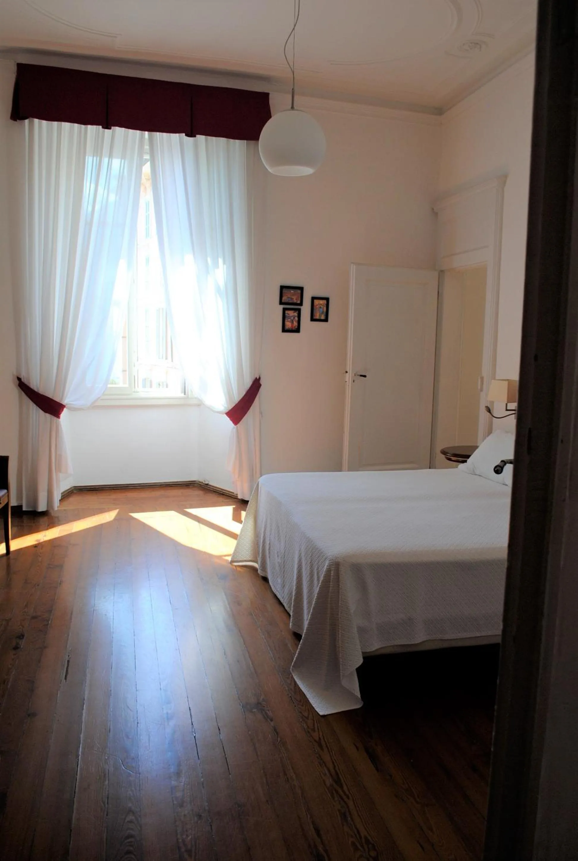 Bedroom, Bed in Suite Villa Lillia