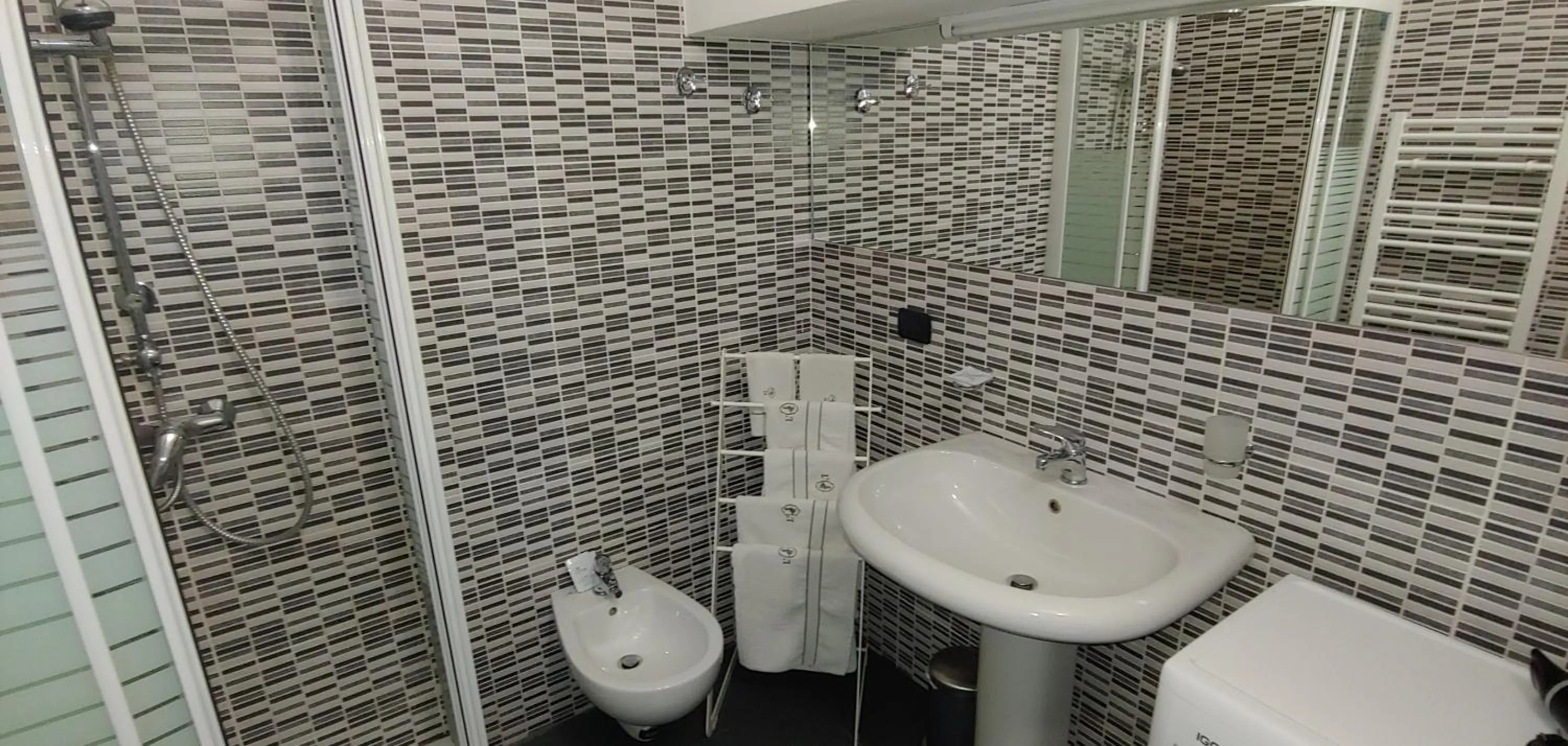 Bathroom in B&B CAV Rondinella