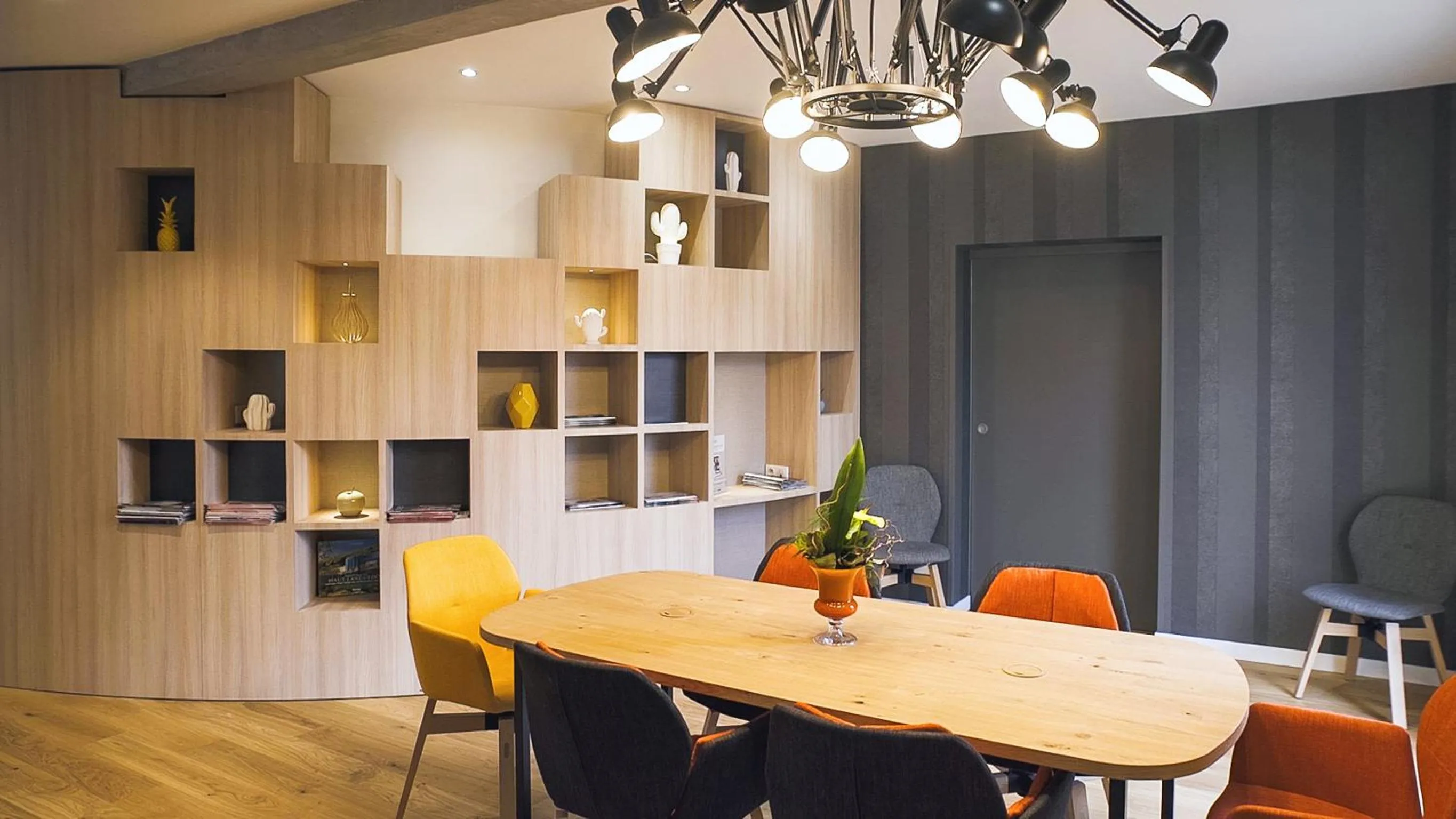 Communal lounge/ TV room in Mercure Castres L'Occitan